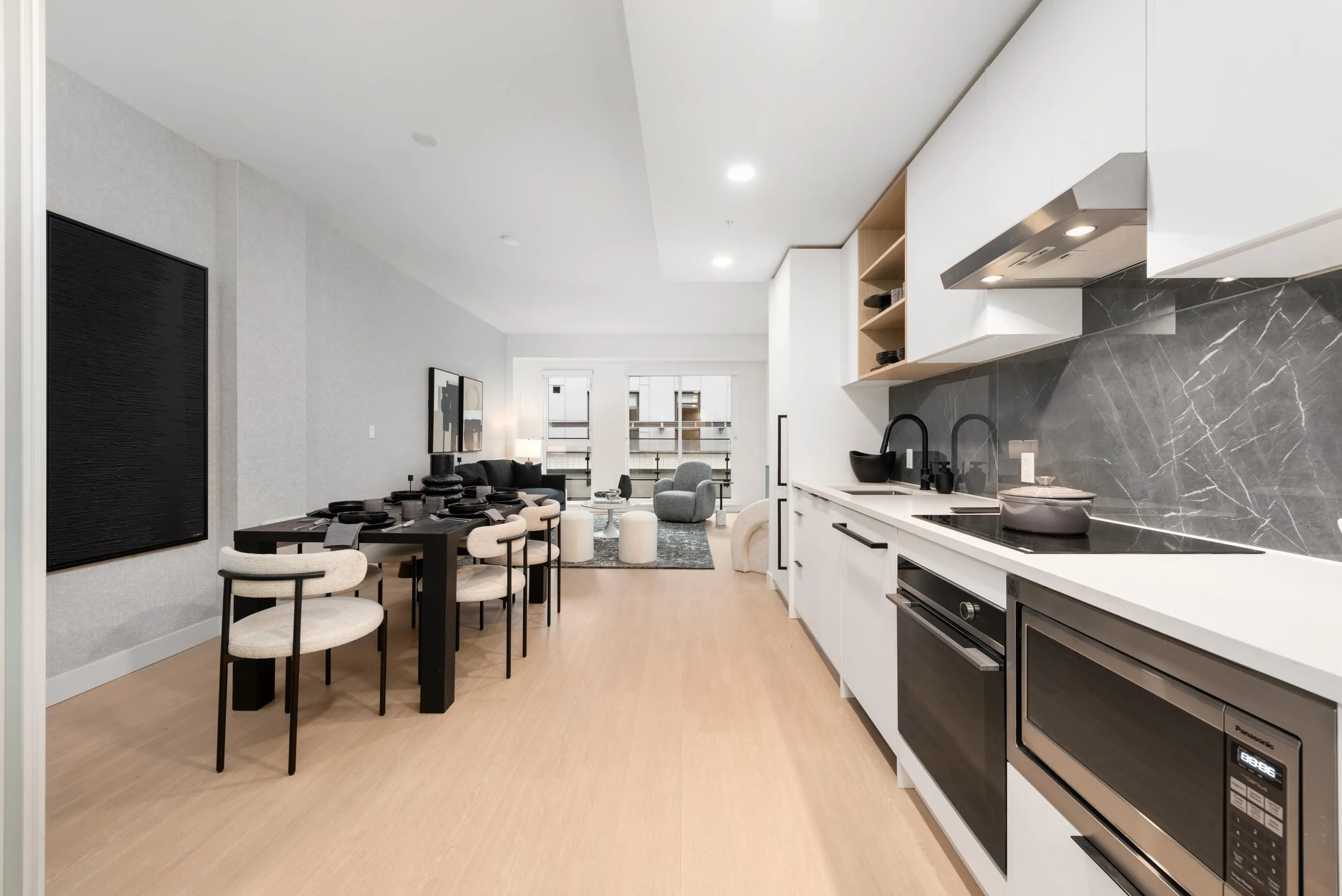 365 422 E 3rd Street