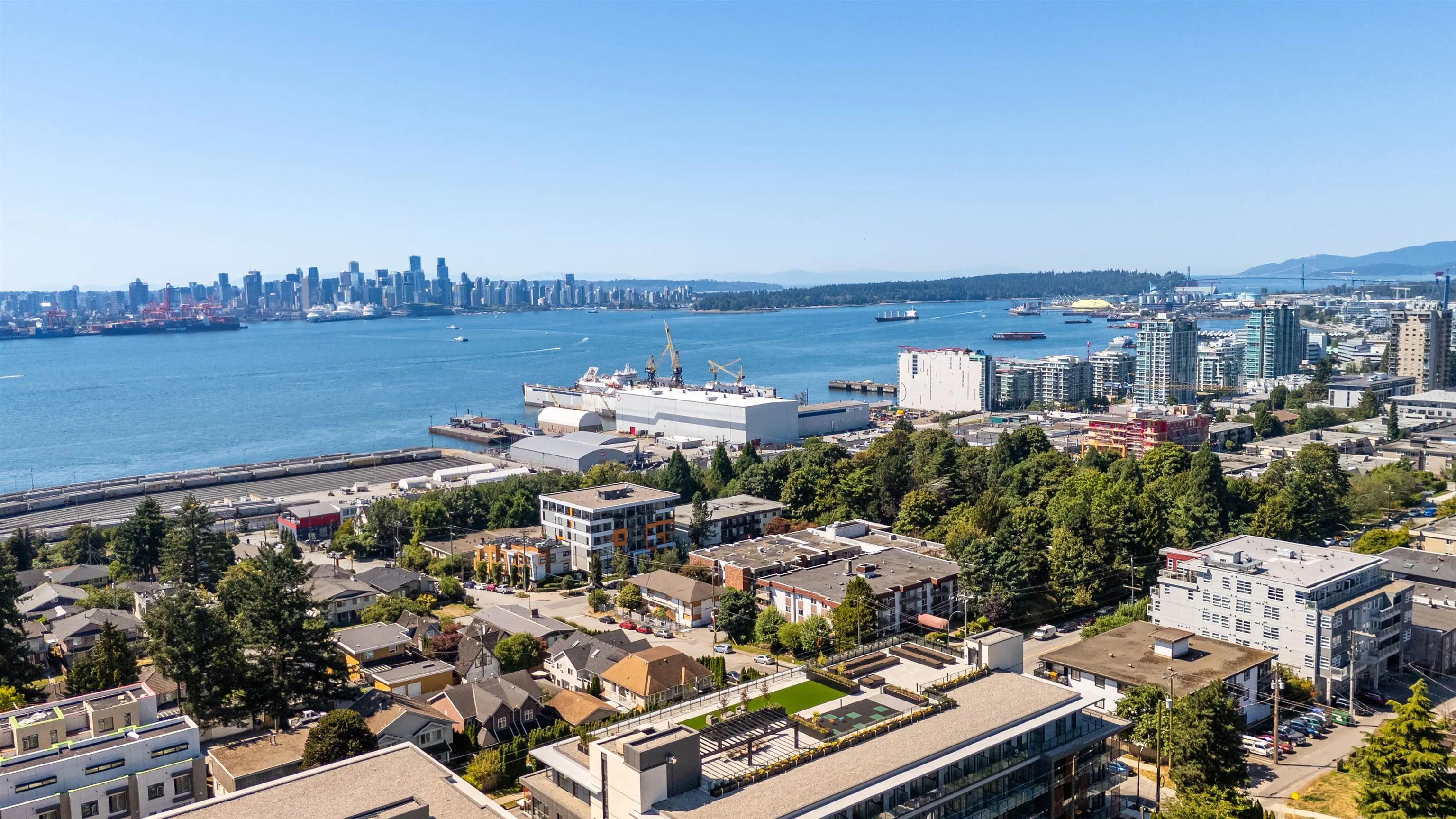 365 422 E 3rd Street