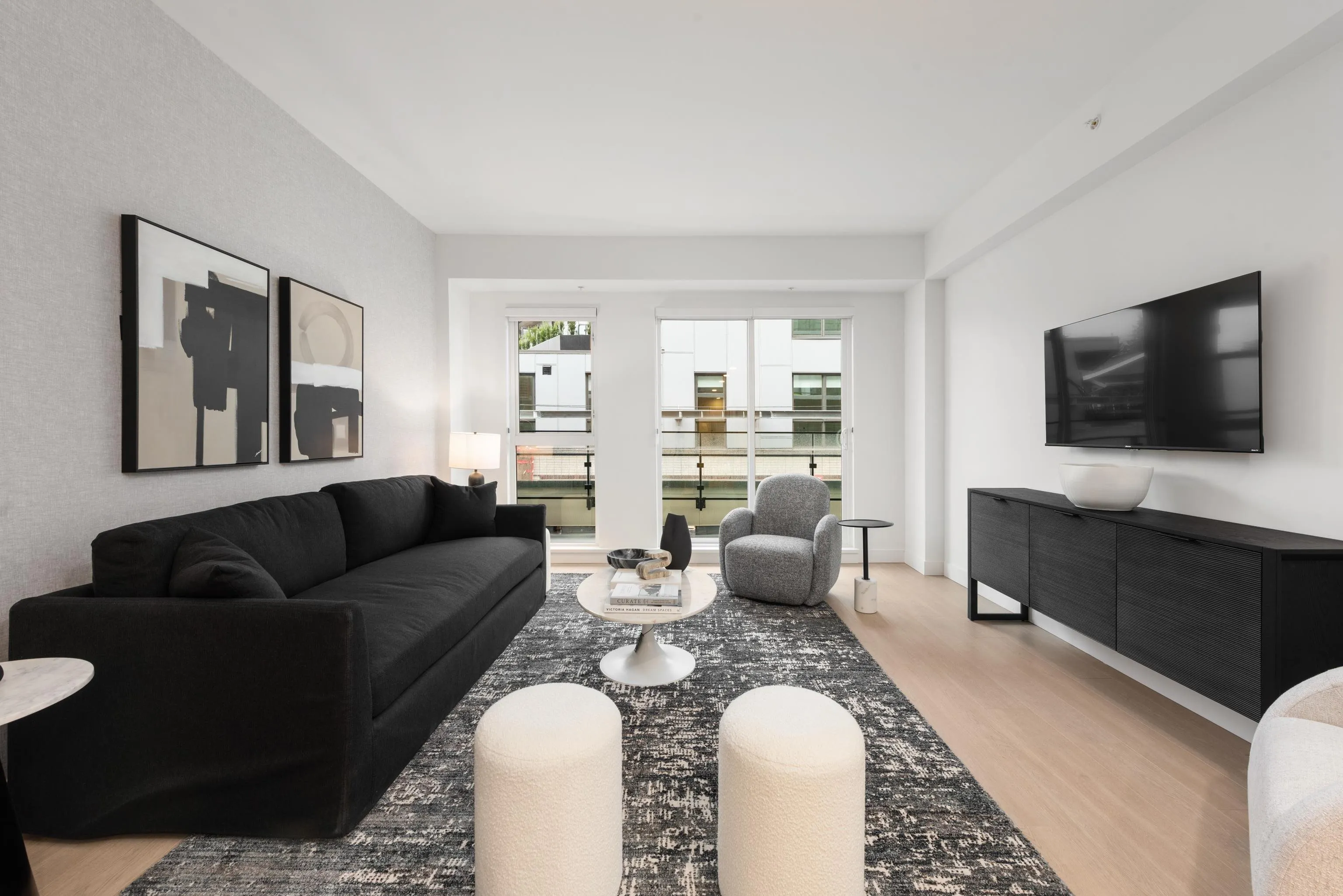 365 422 E 3rd Street