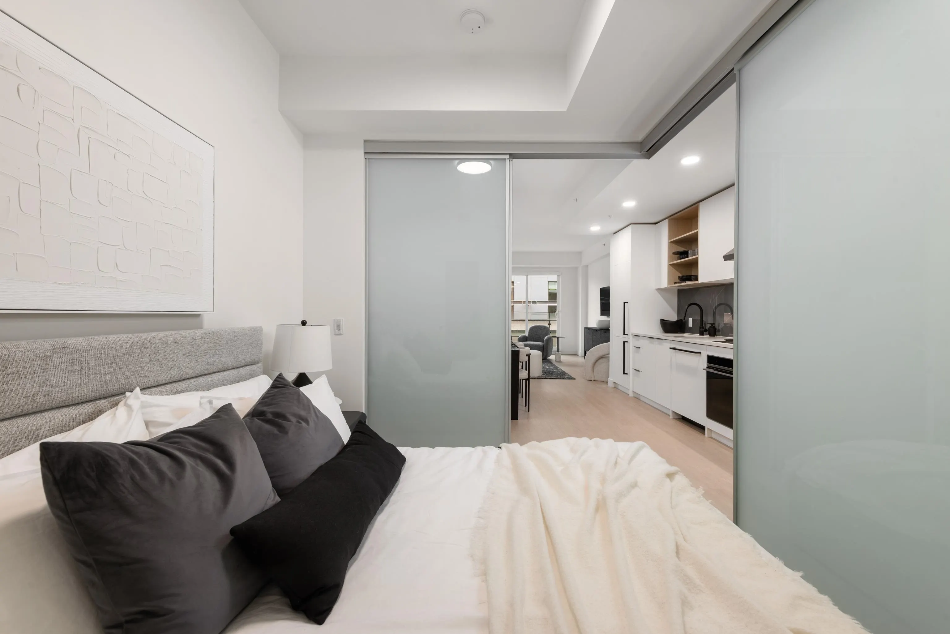 365 422 E 3rd Street