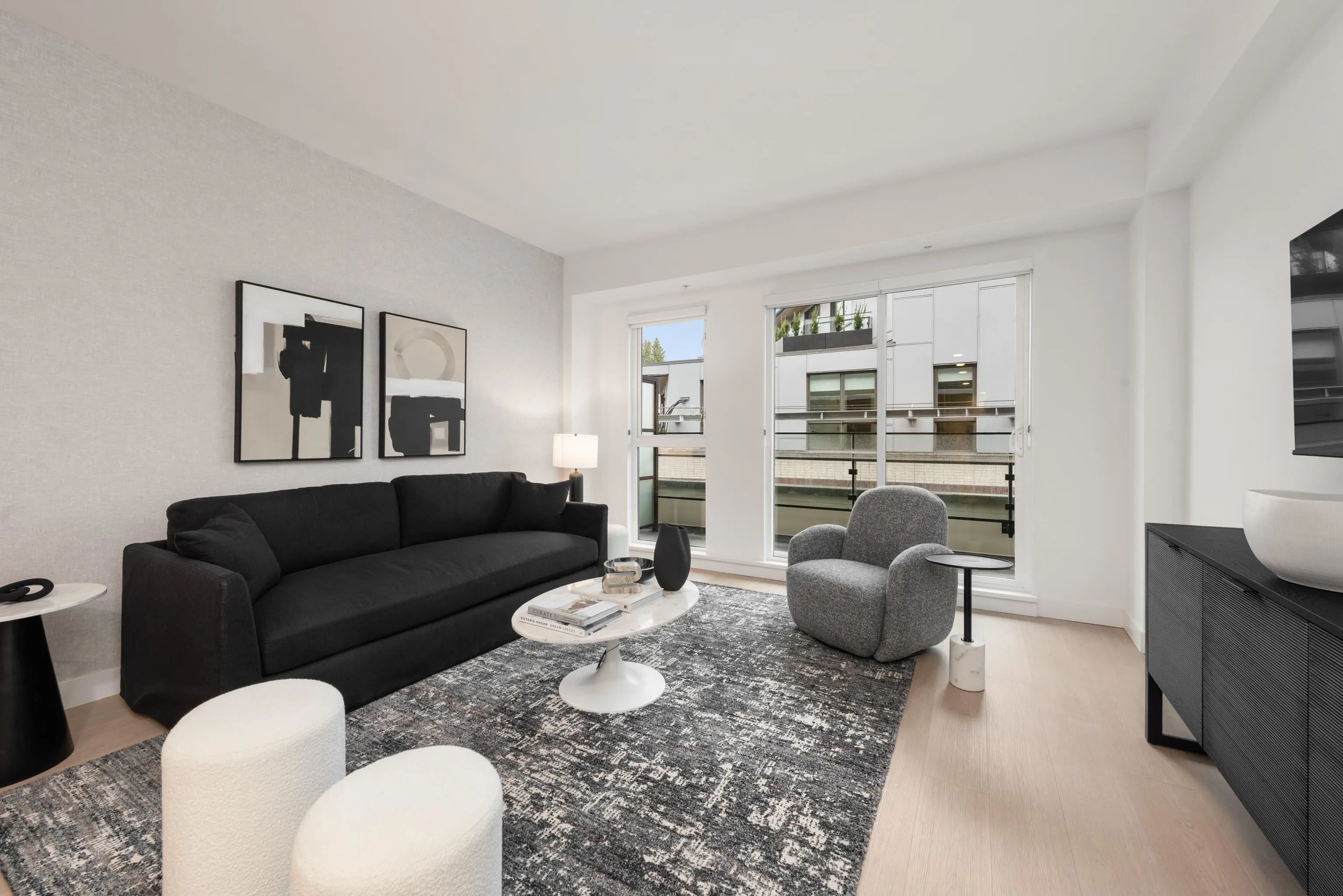 365 422 E 3rd Street