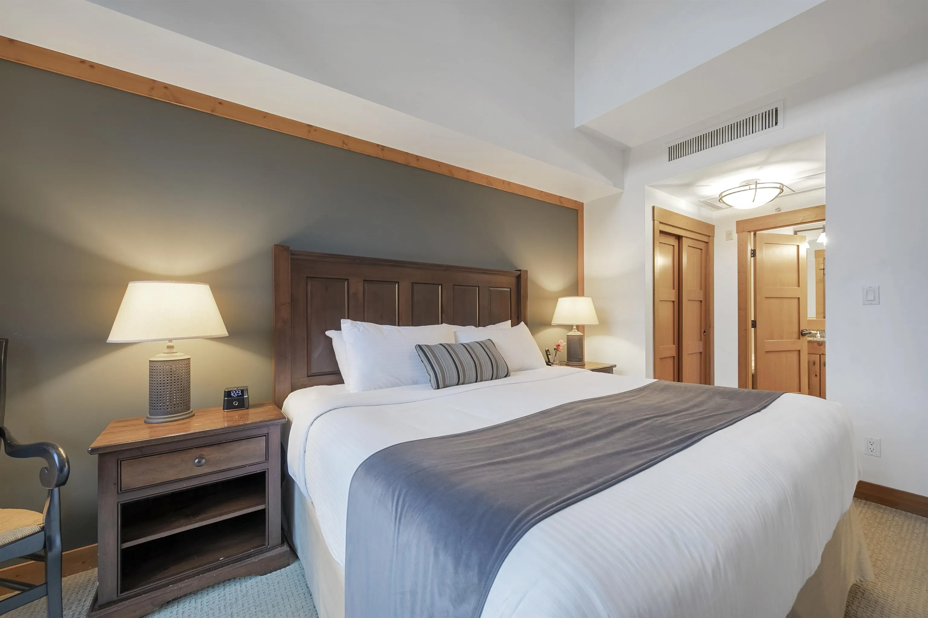 401 2202 Gondola Way