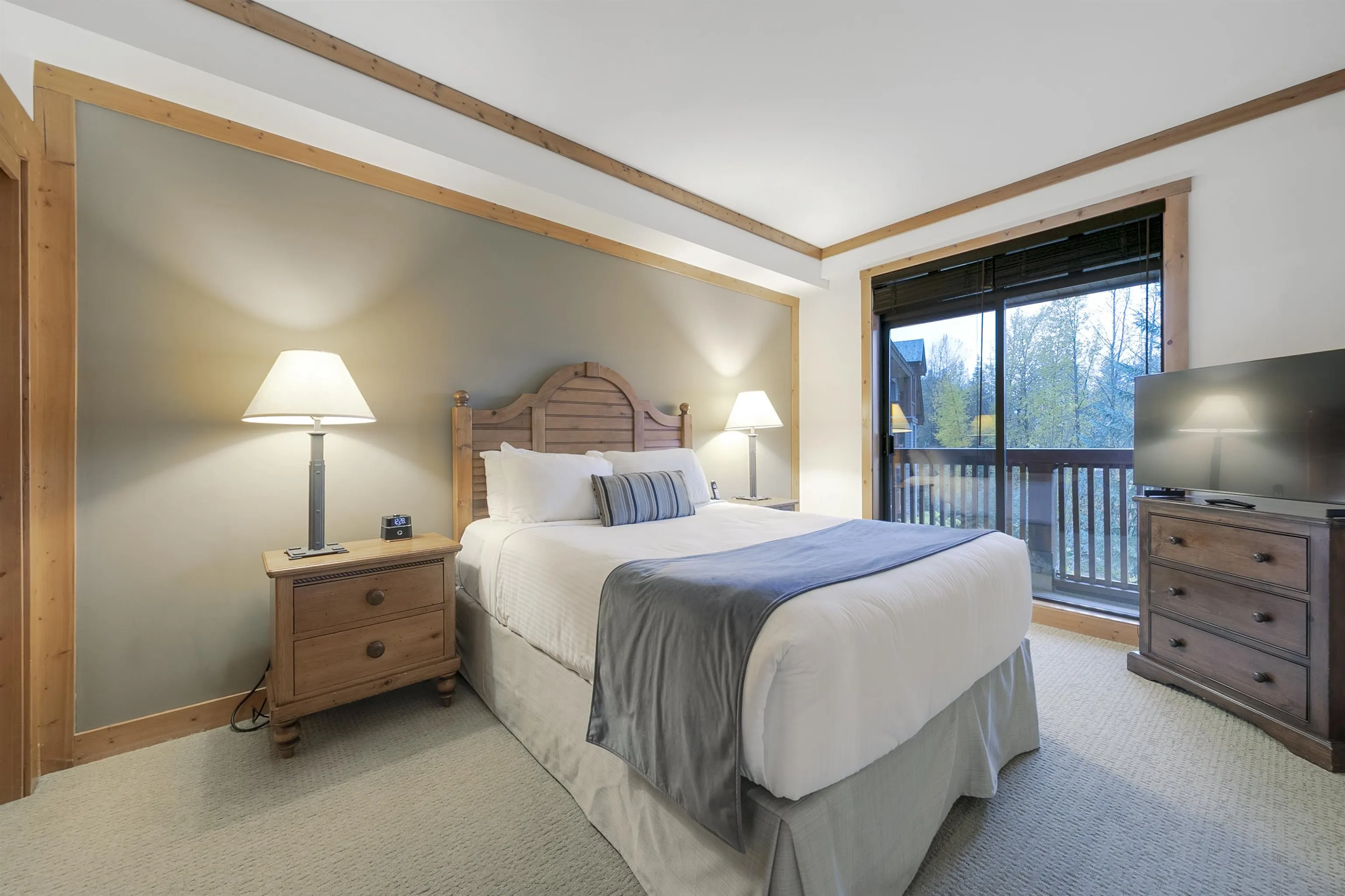 401 2202 Gondola Way