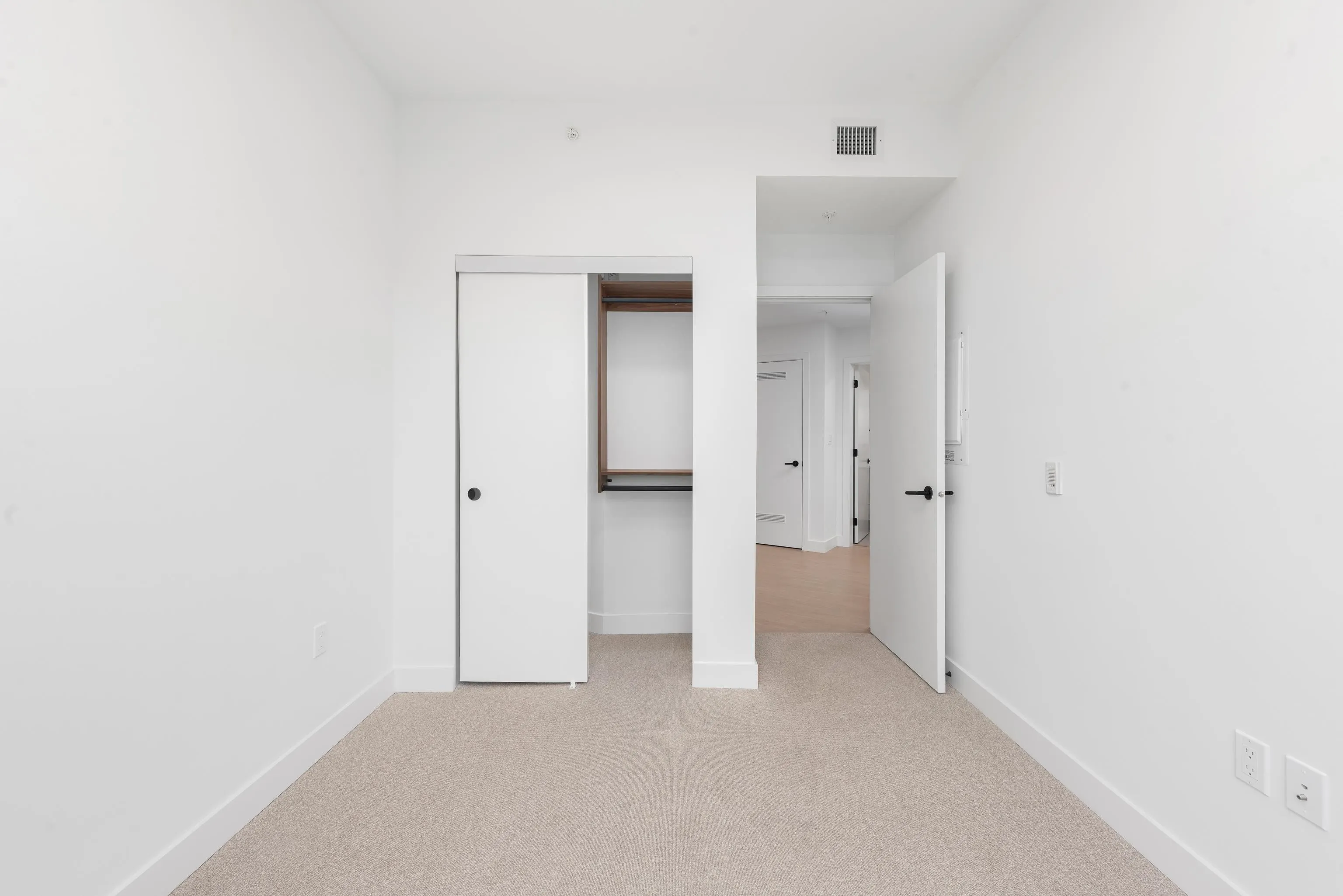 361 422 E 3rd Street