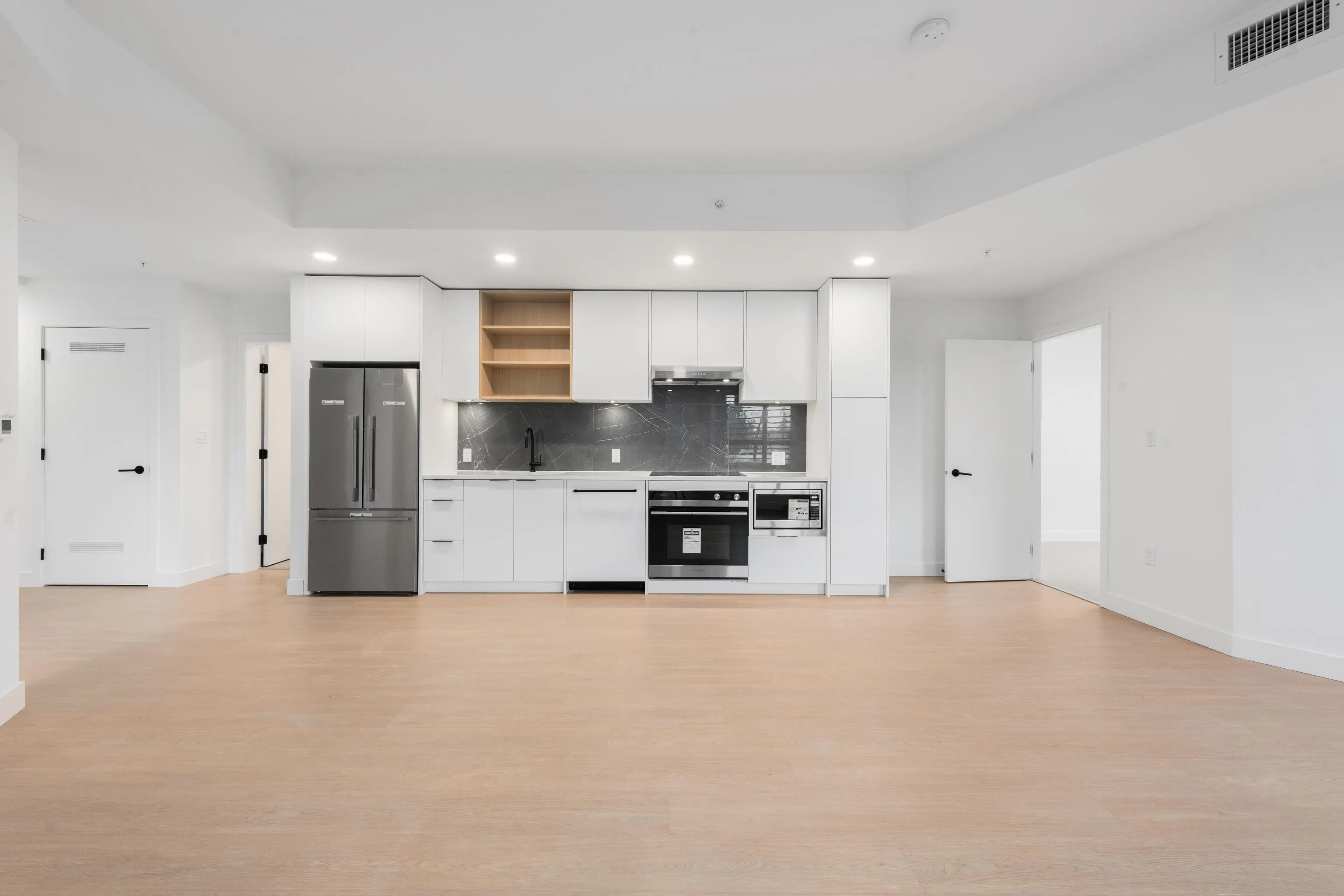 361 422 E 3rd Street