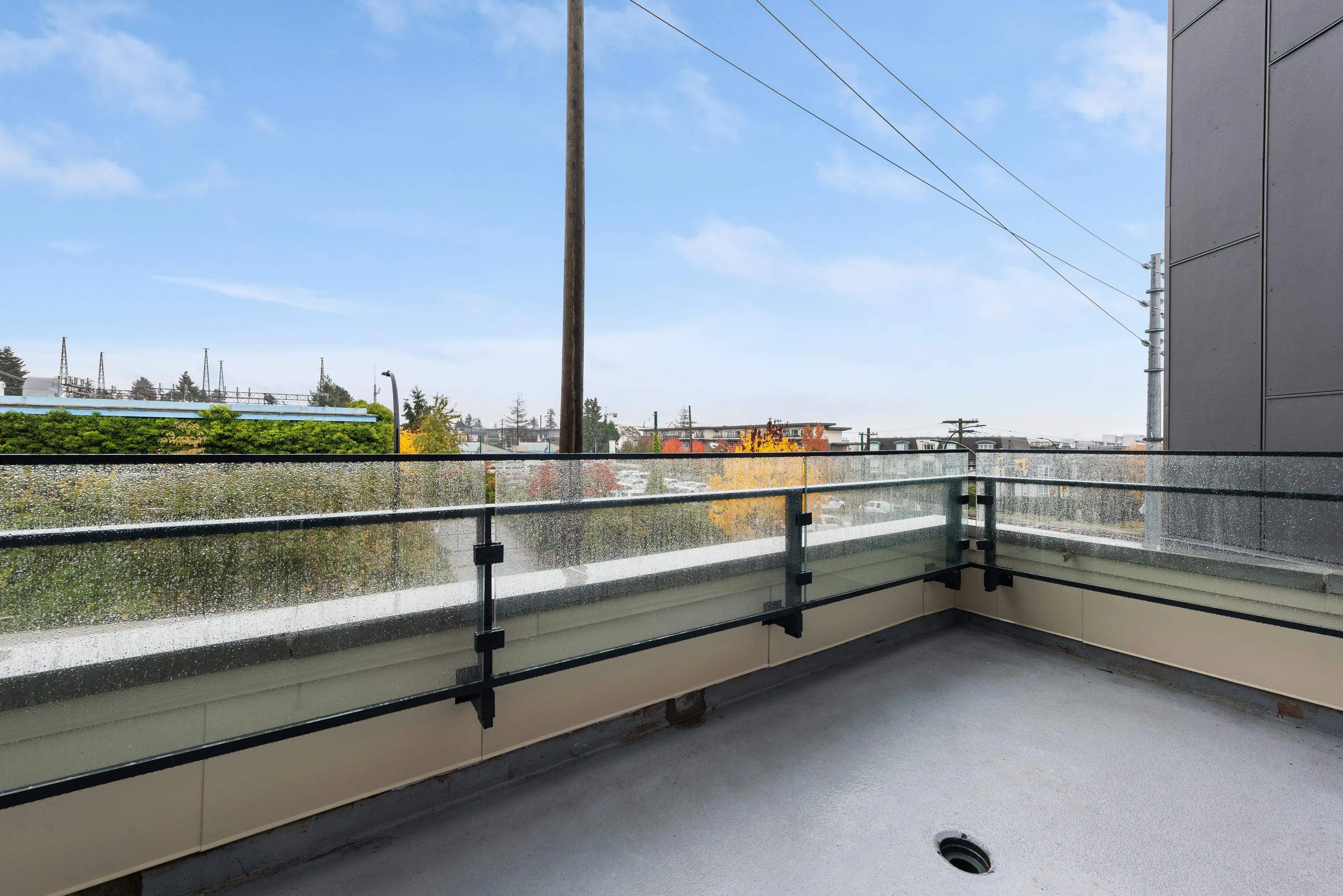 361 422 E 3rd Street