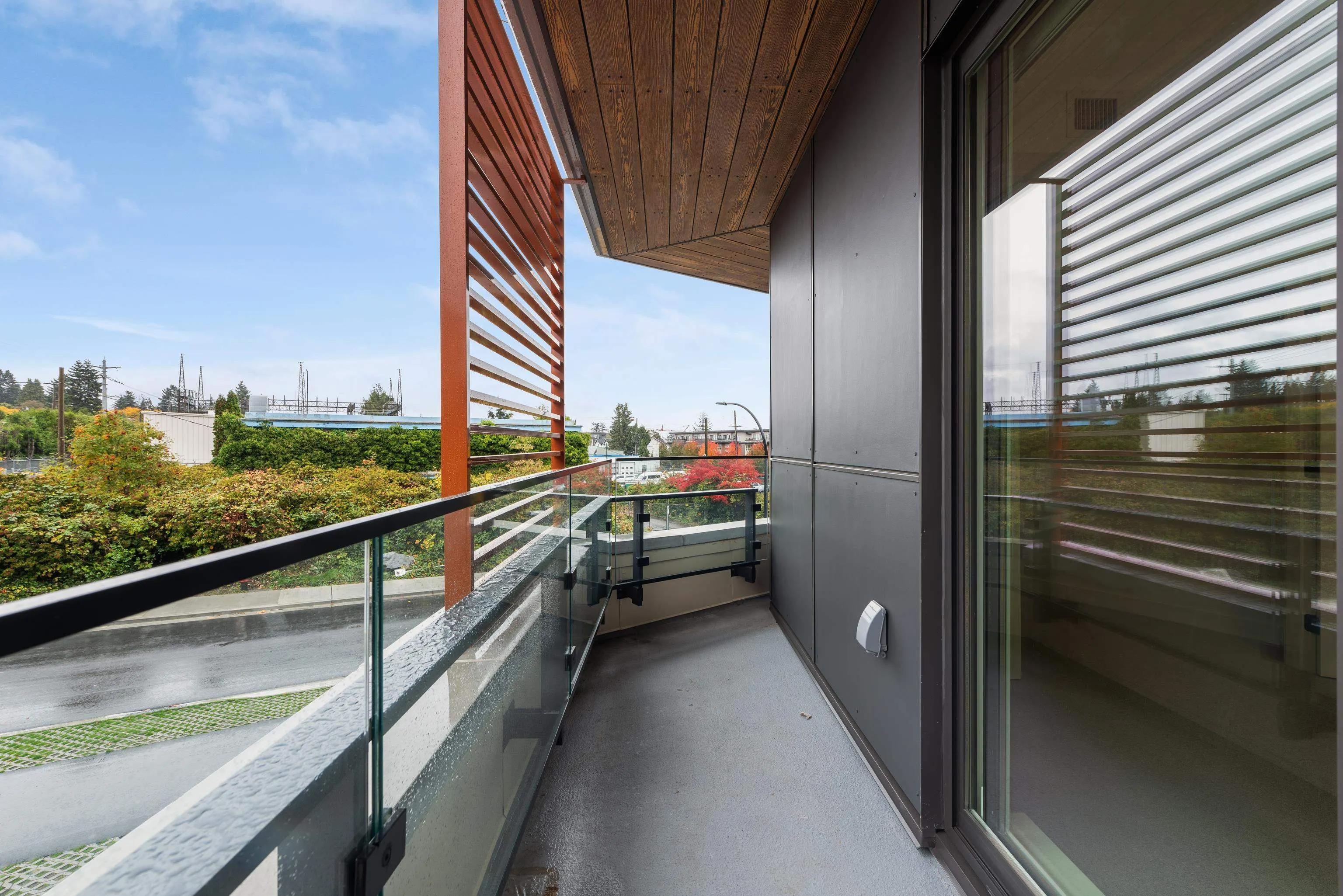 361 422 E 3rd Street