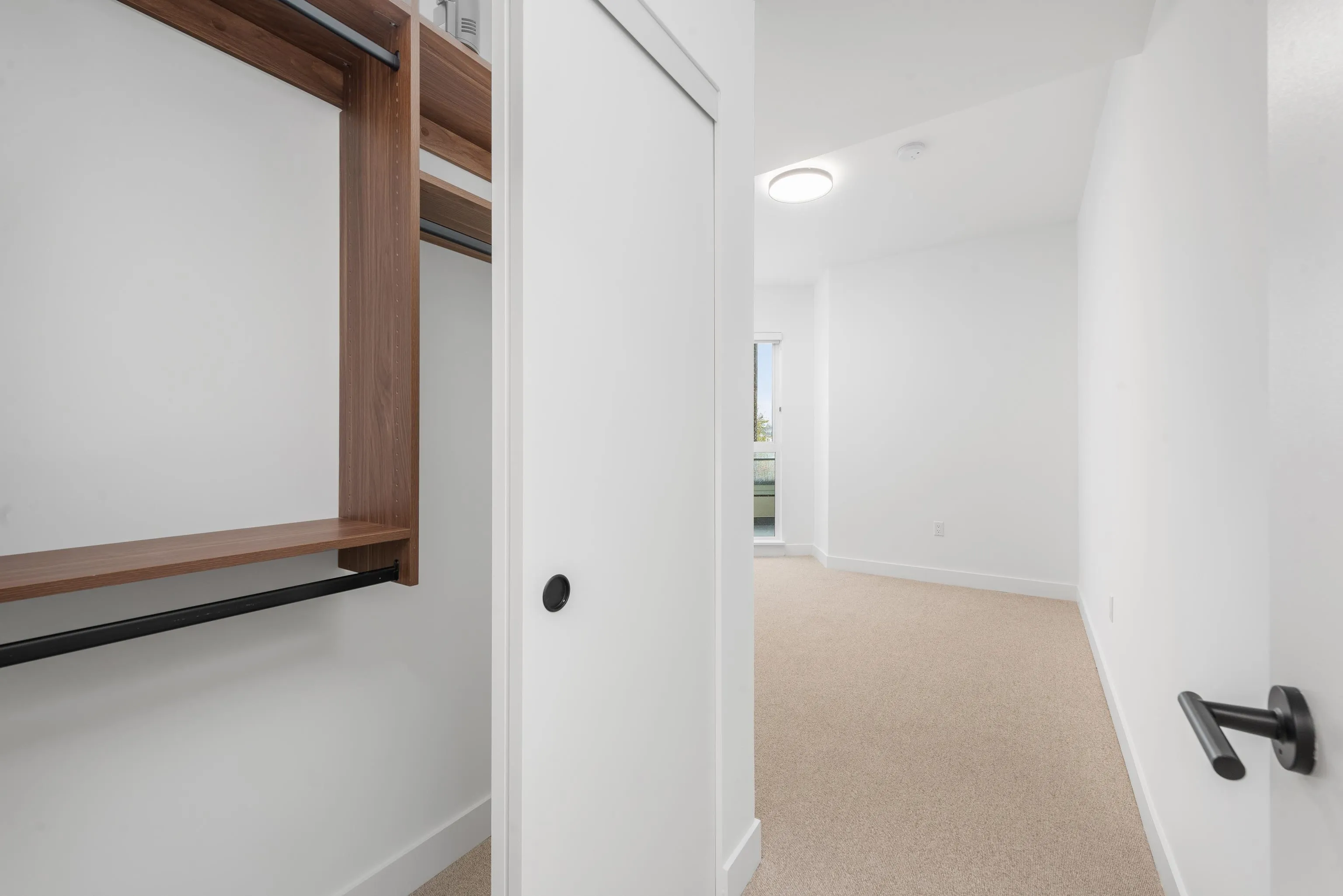 361 422 E 3rd Street