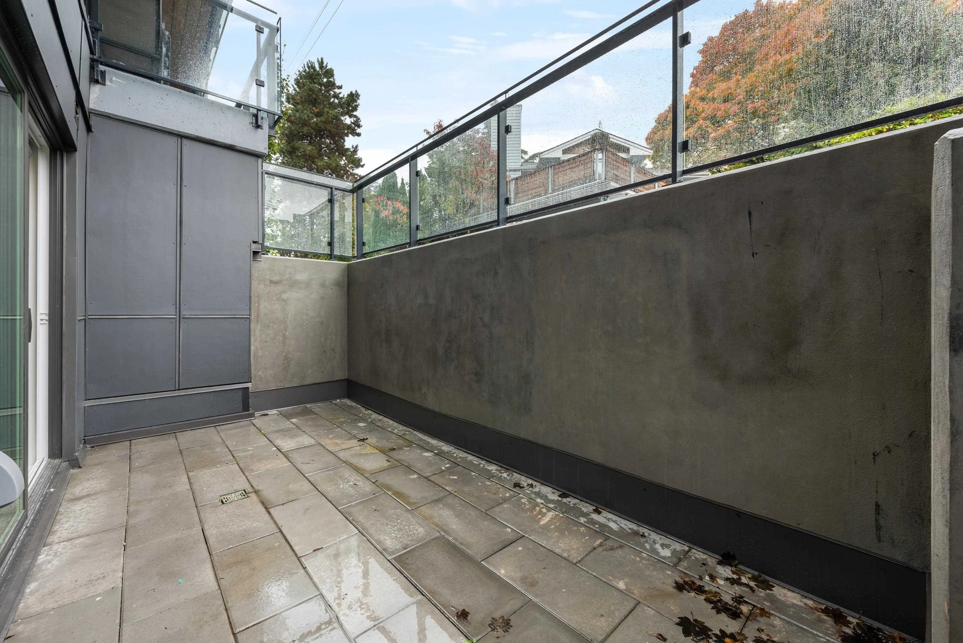 117 422 E 3rd Street