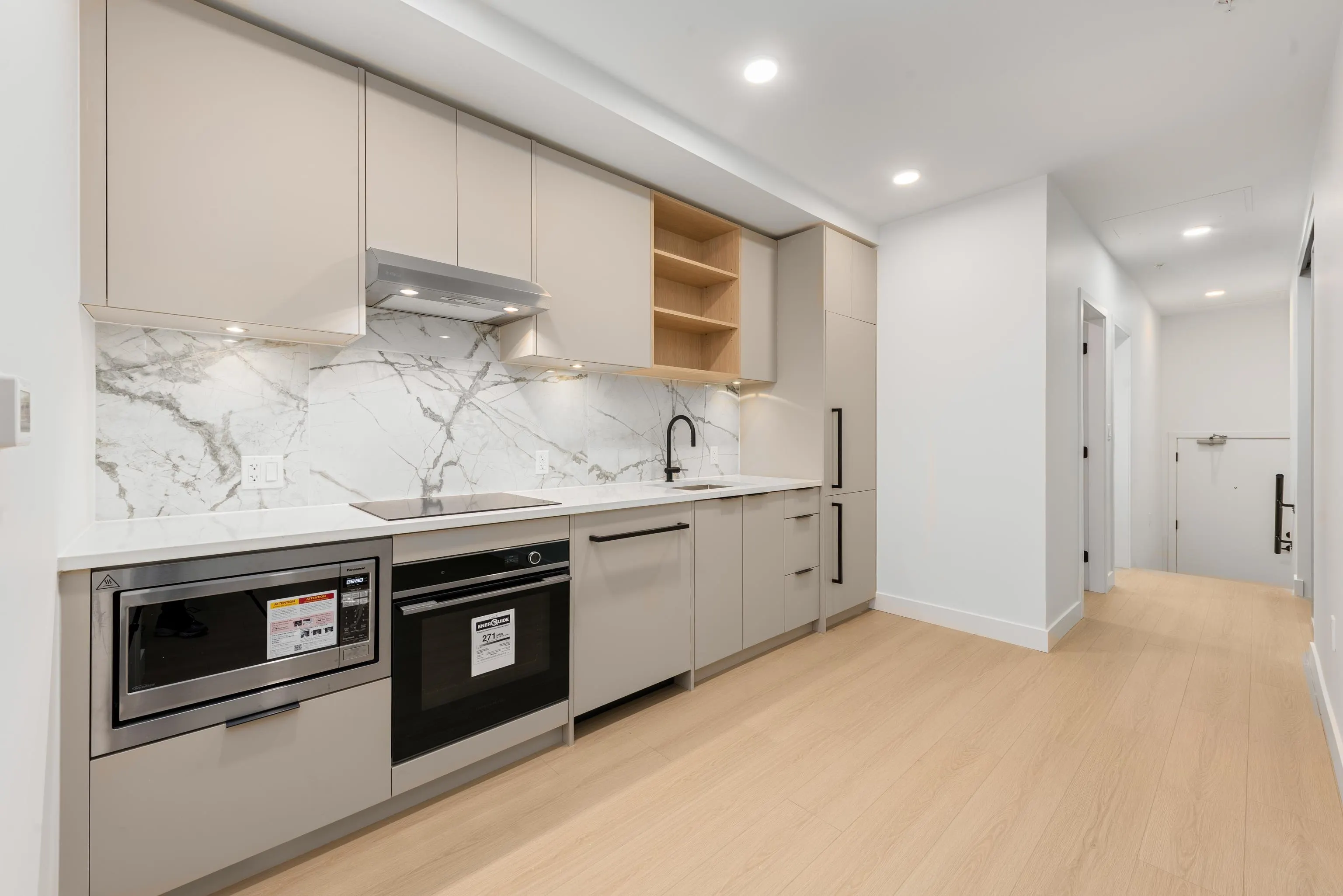 117 422 E 3rd Street