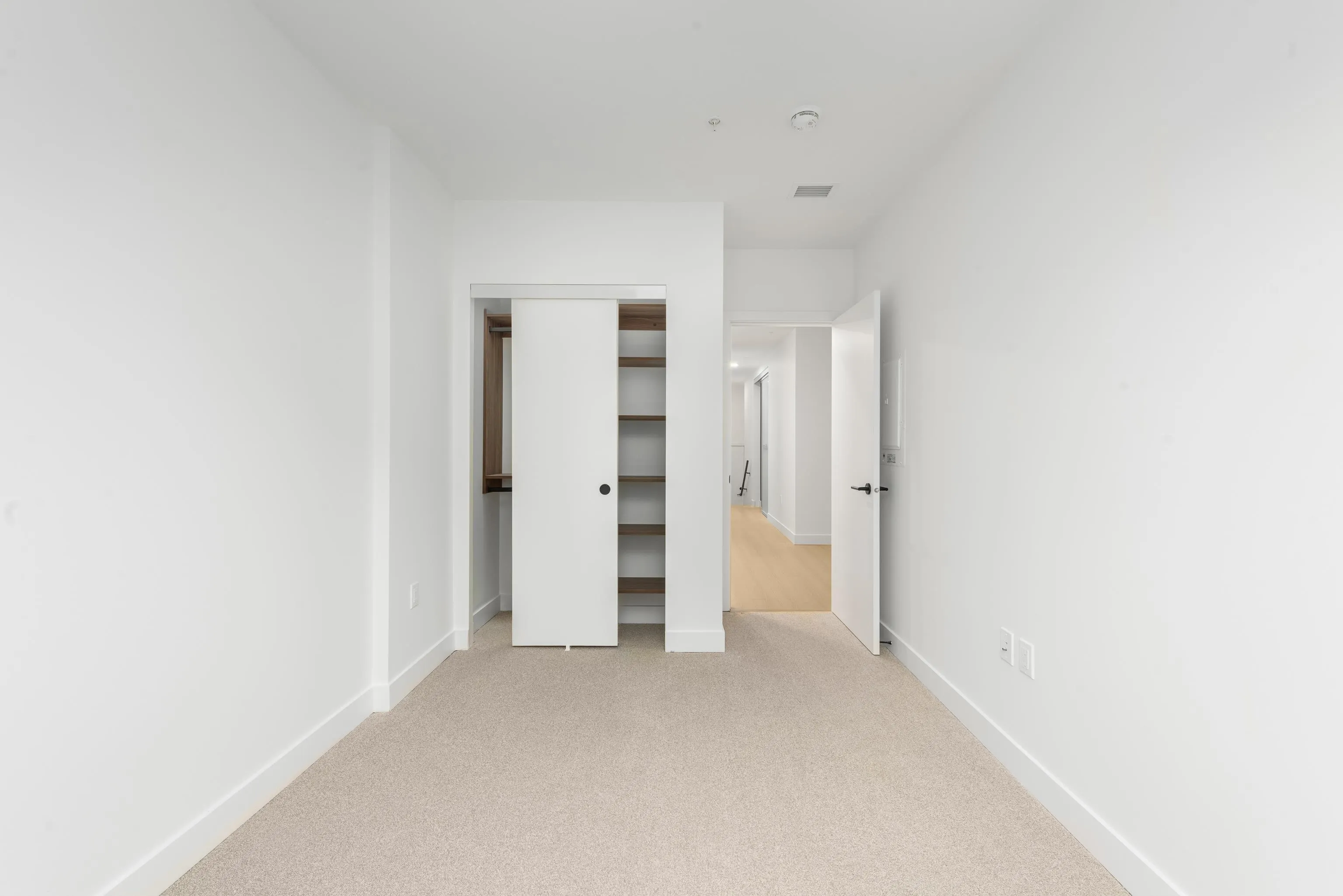 117 422 E 3rd Street