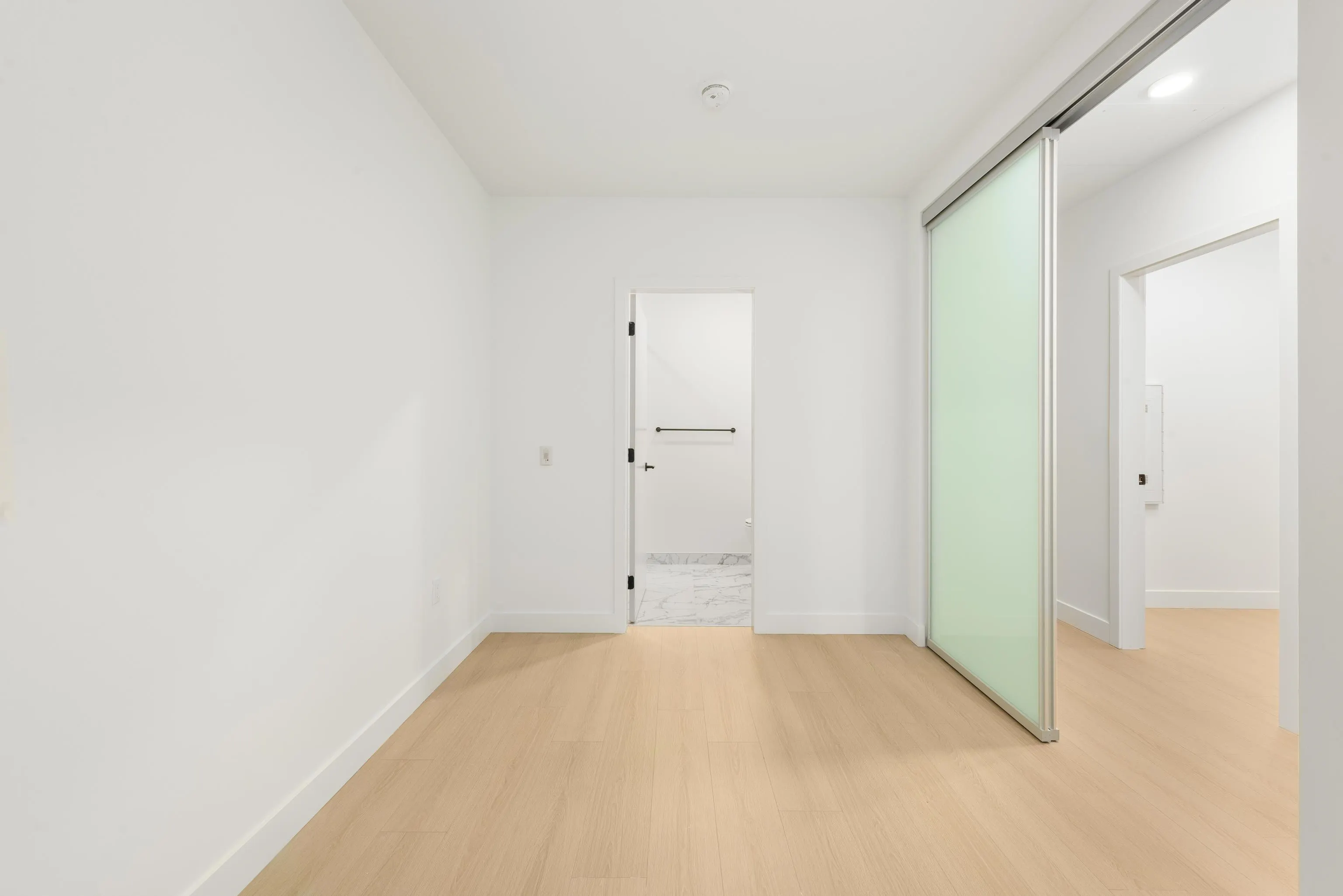 117 422 E 3rd Street