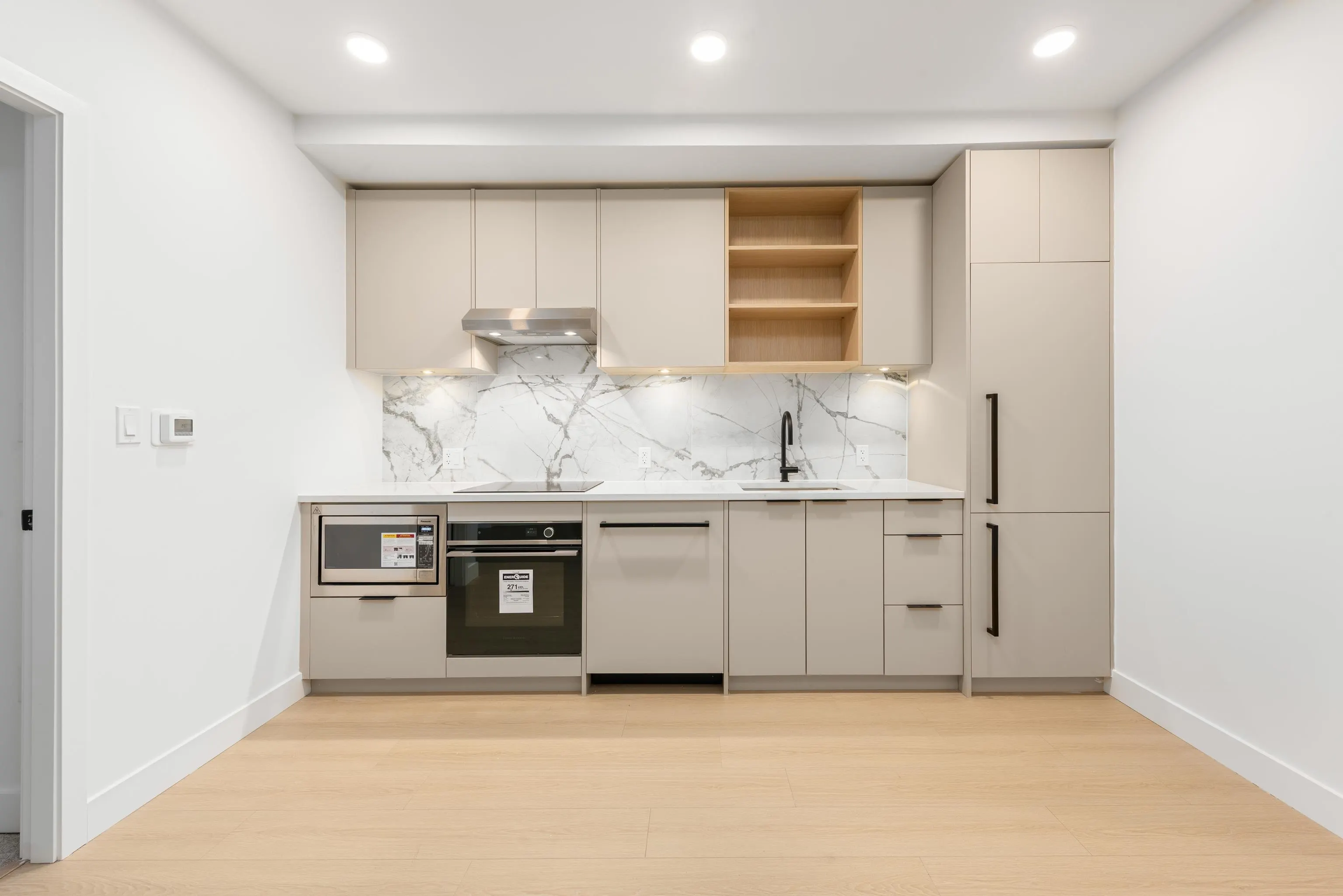 117 422 E 3rd Street