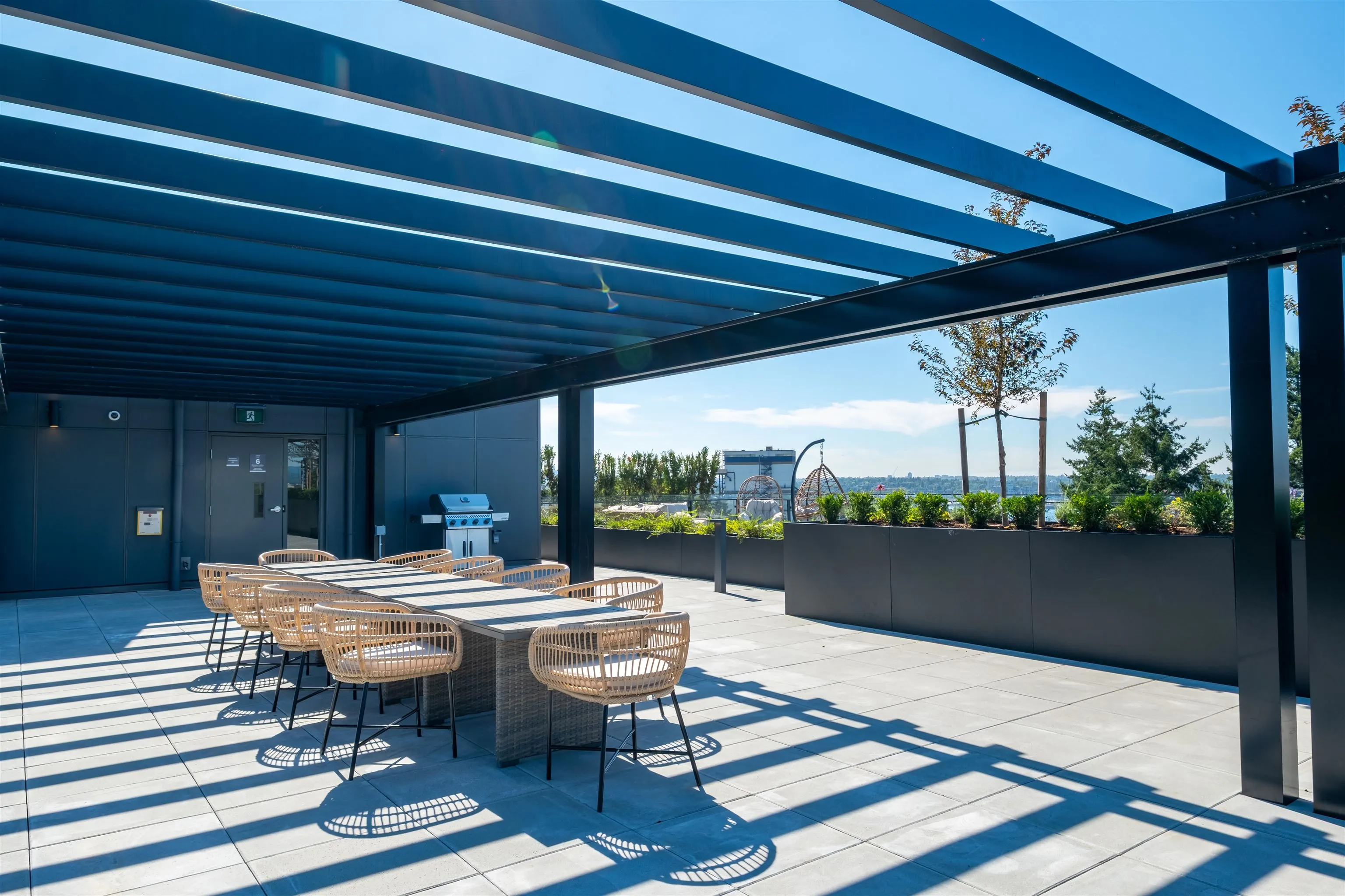 117 422 E 3rd Street