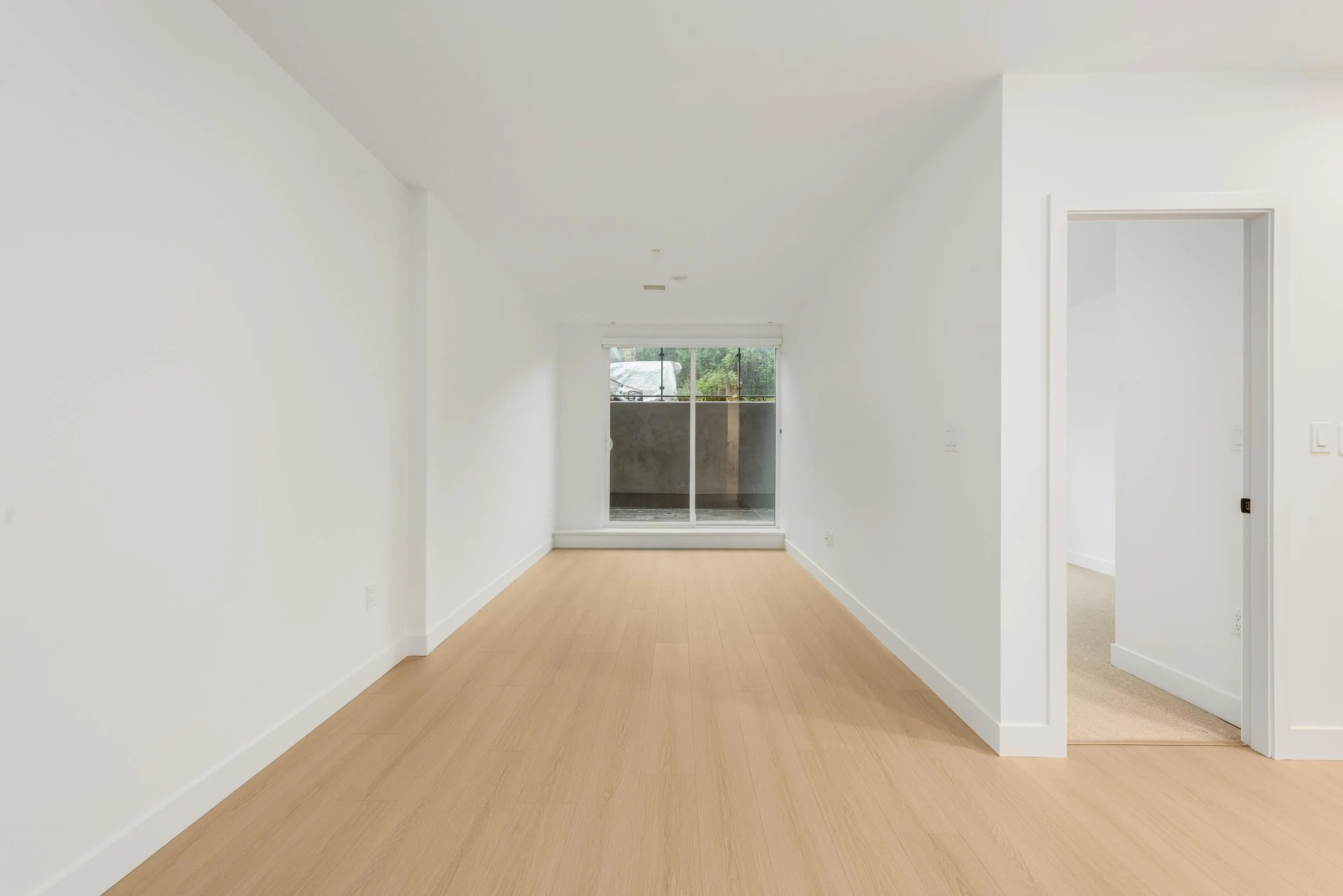 117 422 E 3rd Street