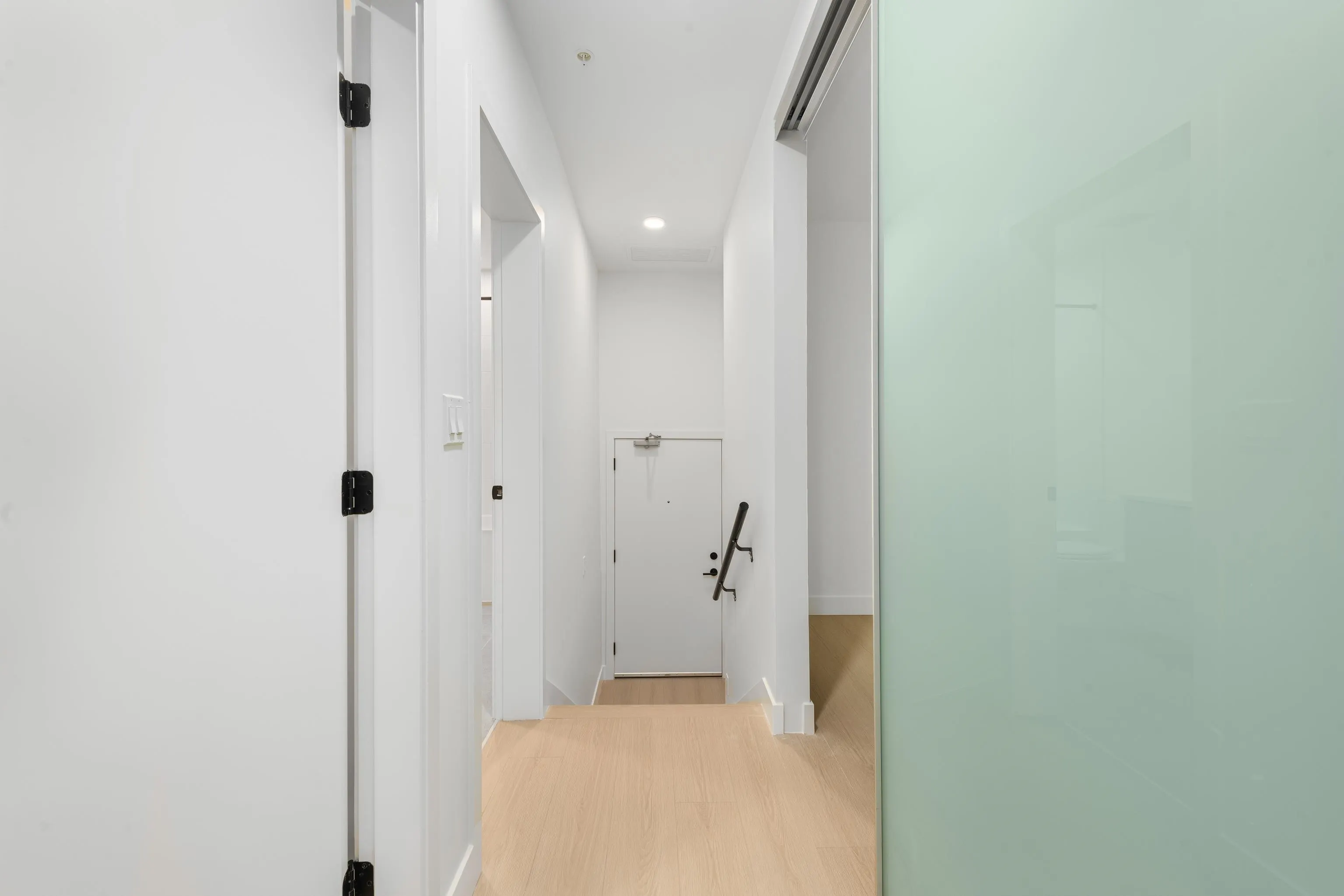 117 422 E 3rd Street