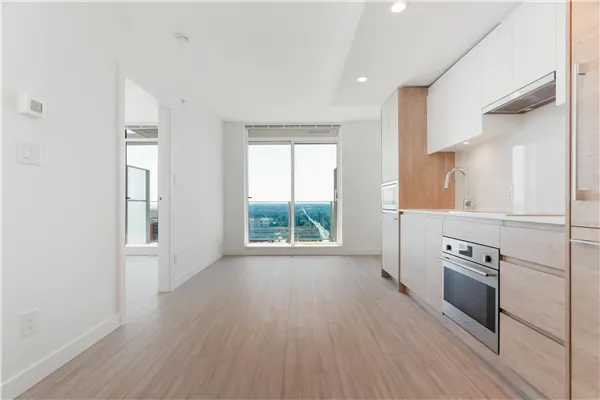 2301 13615 Fraser Highway