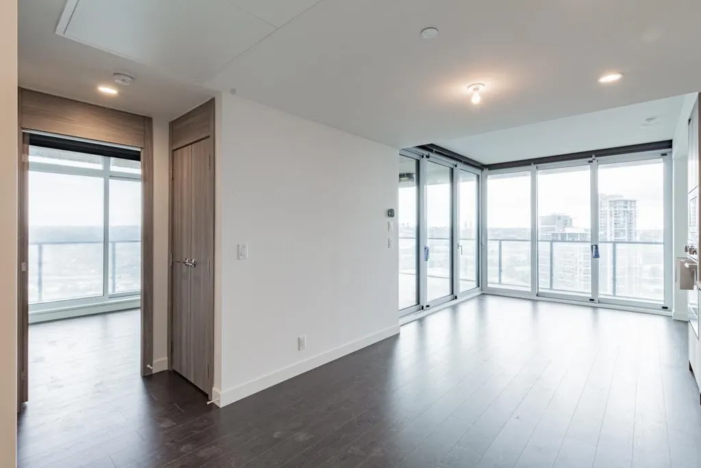 2409 4880 Lougheed Highway