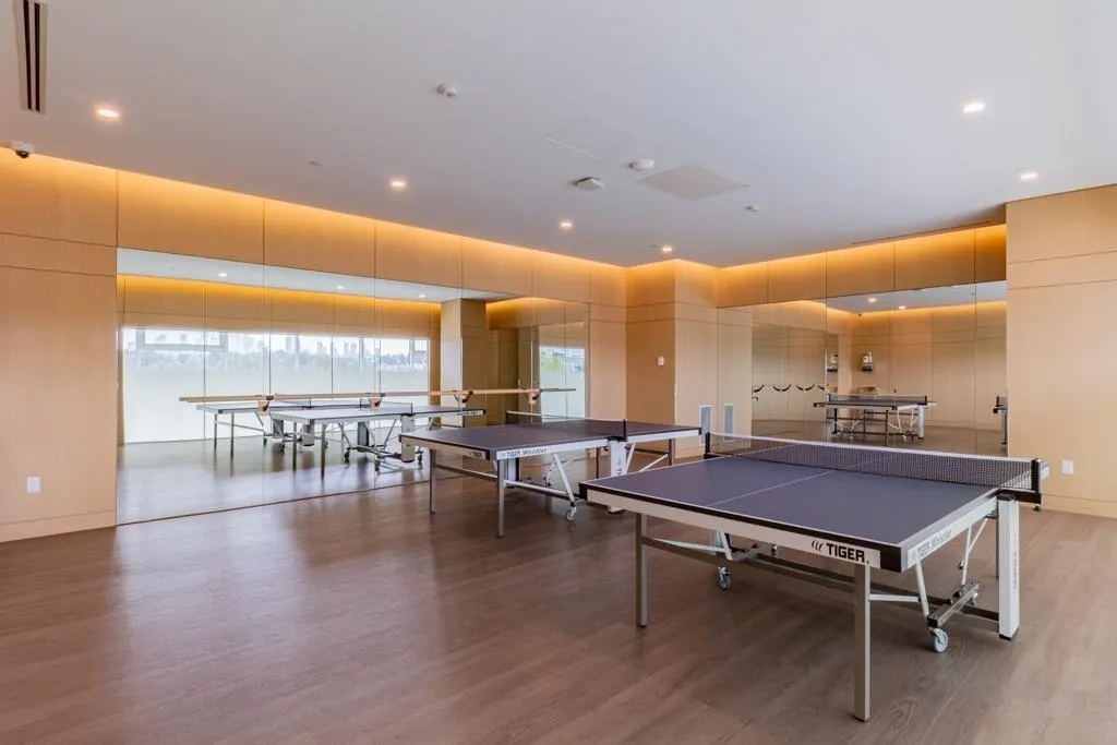 2409 4880 Lougheed Highway