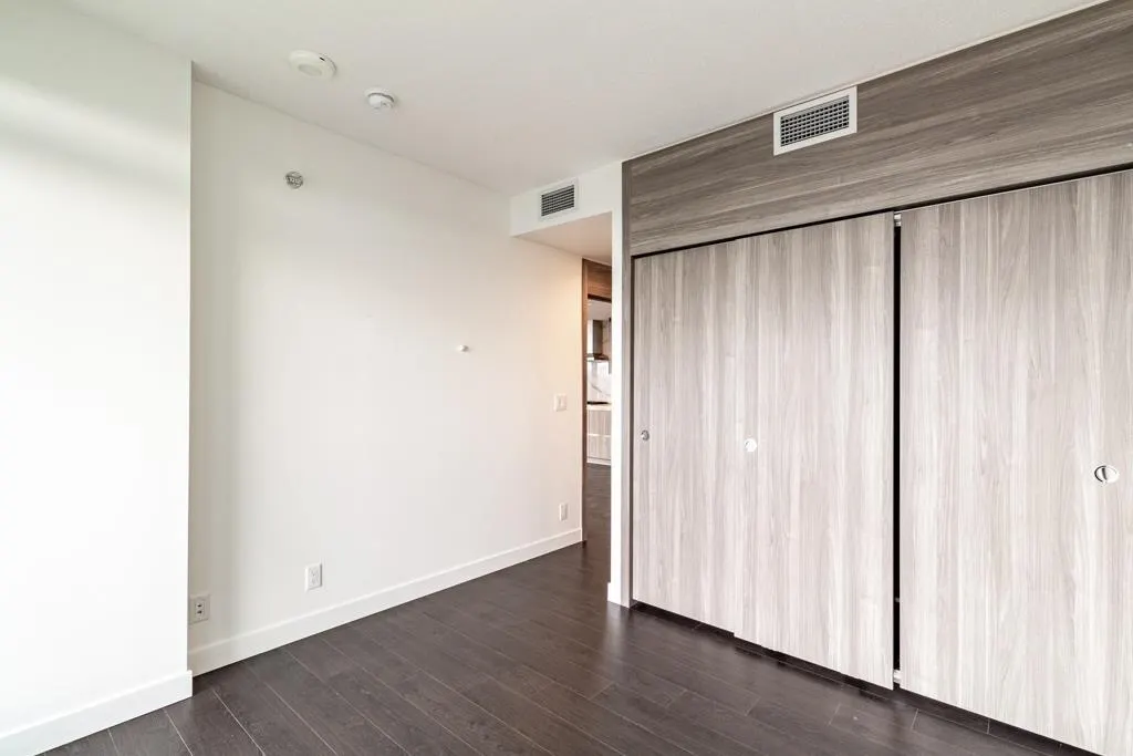 2409 4880 Lougheed Highway