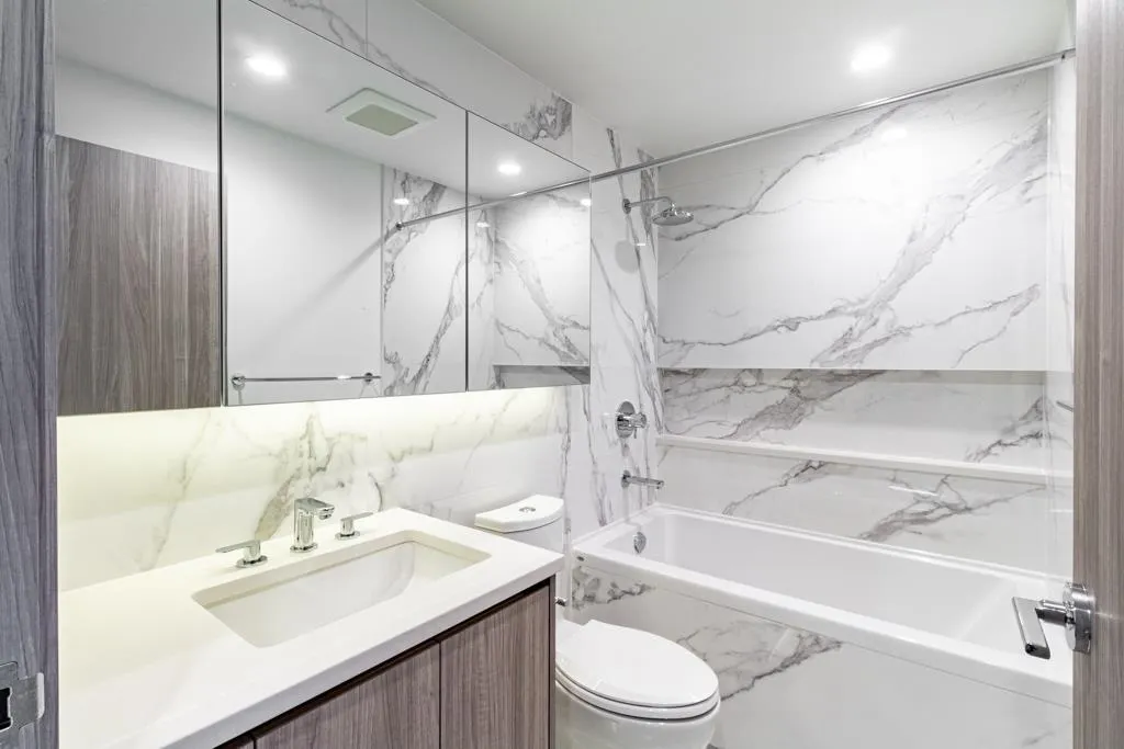 2409 4880 Lougheed Highway