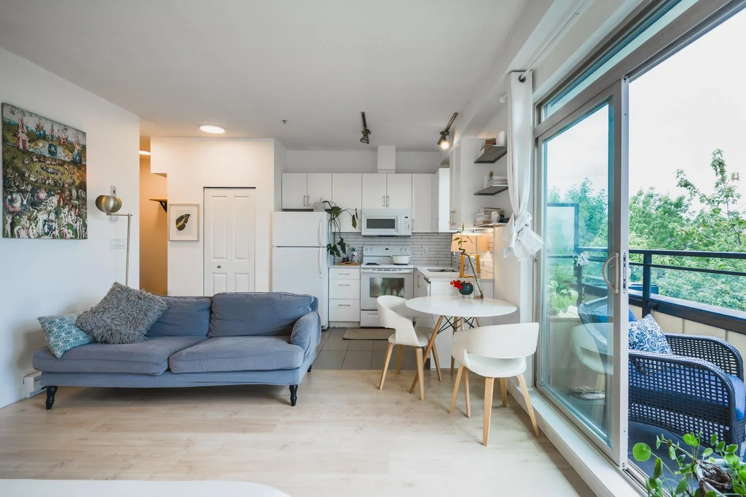 PH1 688 E 17th Avenue