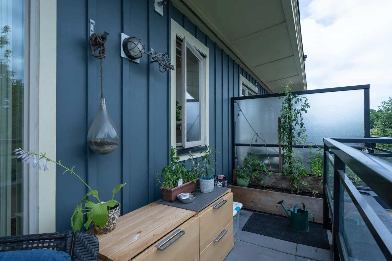 PH1 688 E 17th Avenue