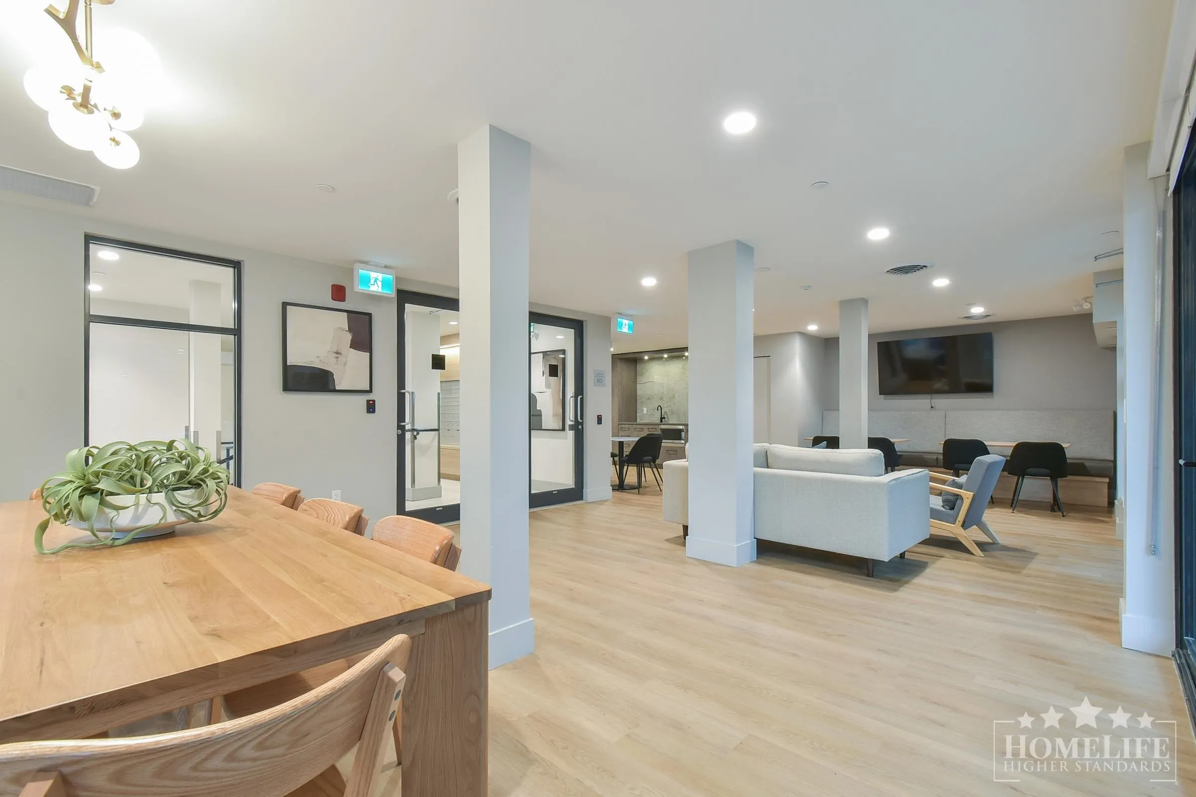 404 13258 105 Avenue