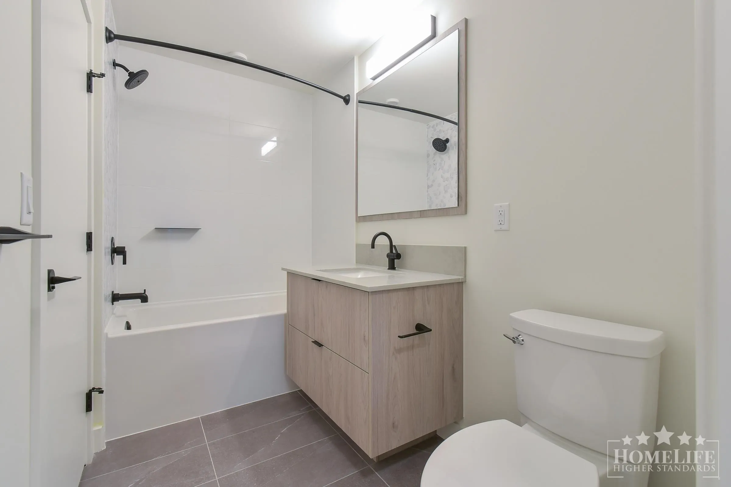 404 13258 105 Avenue