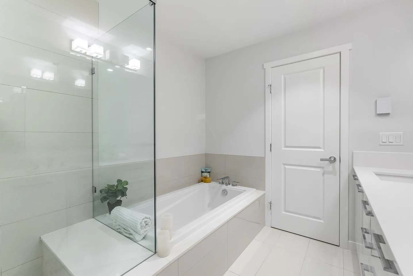 153 3500 Burke Village Promenade