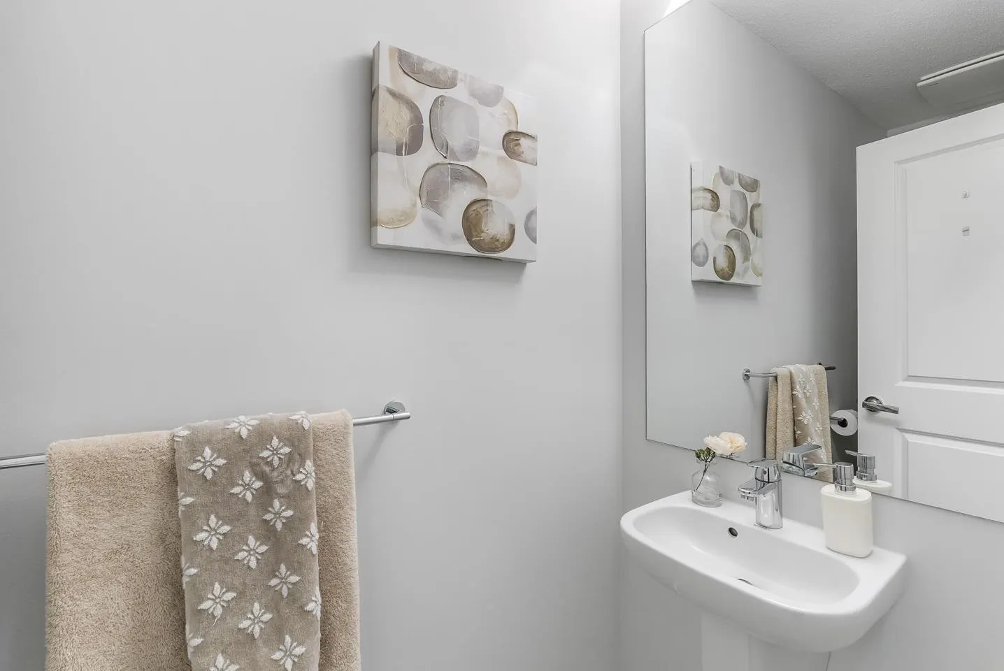 153 3500 Burke Village Promenade