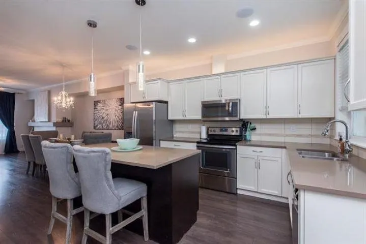 22 46570 Macken Avenue