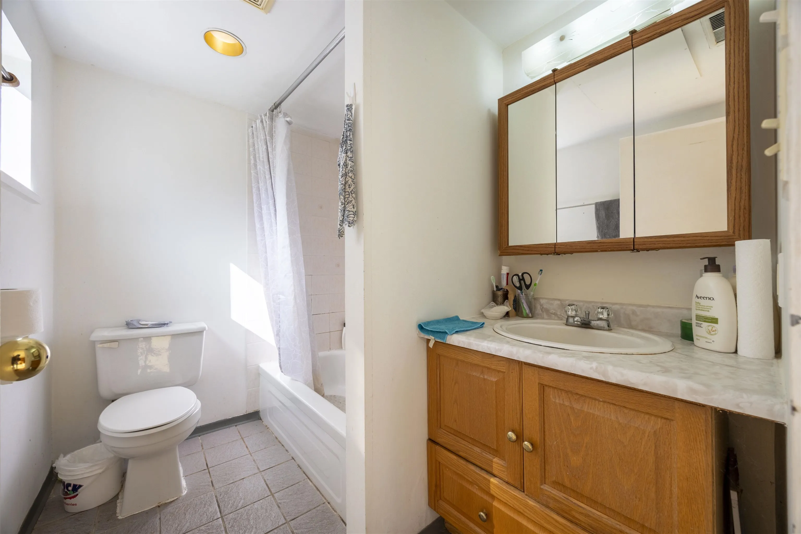 9511 Pinewell Crescent