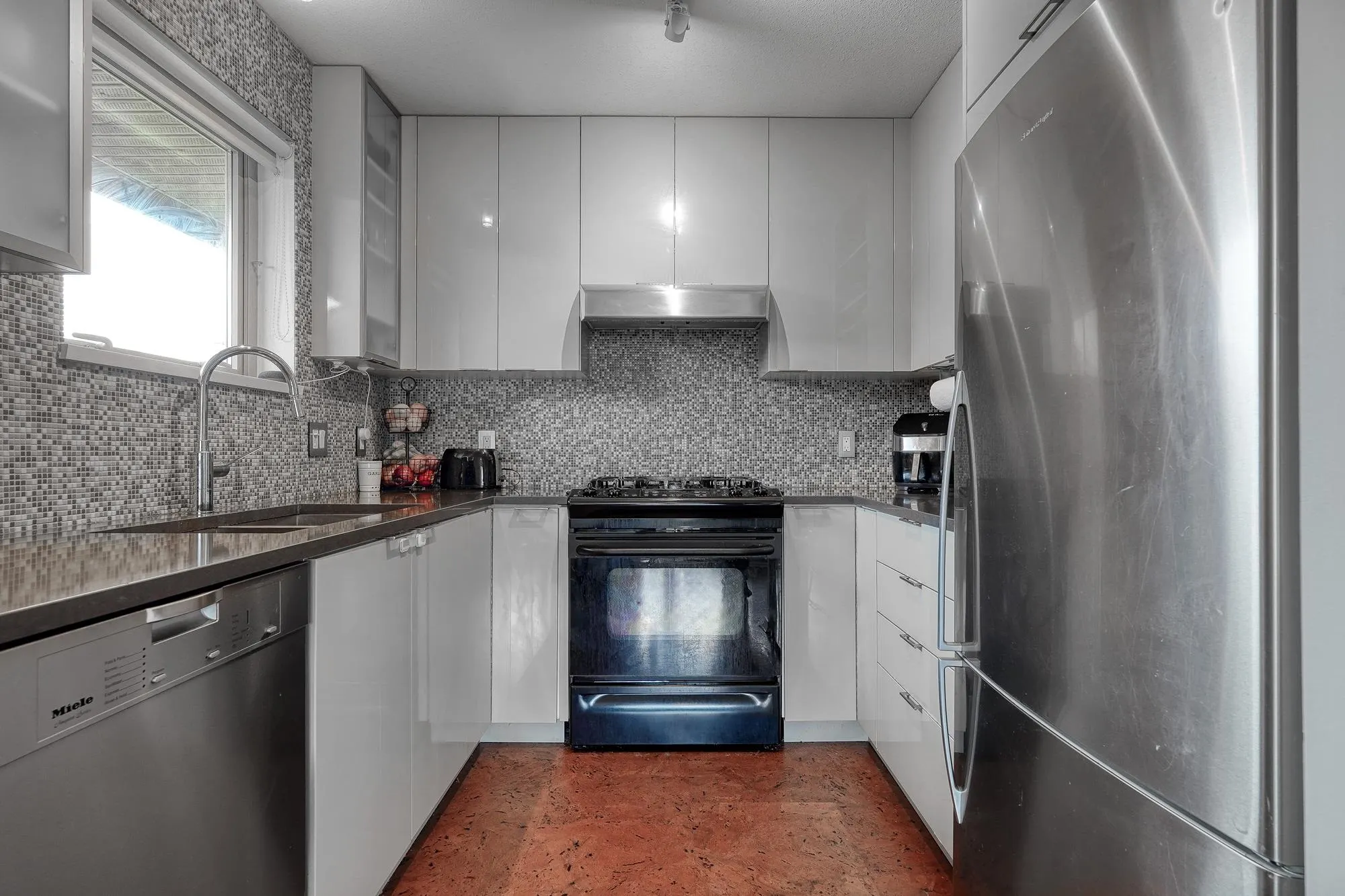 414 500 Klahanie Drive