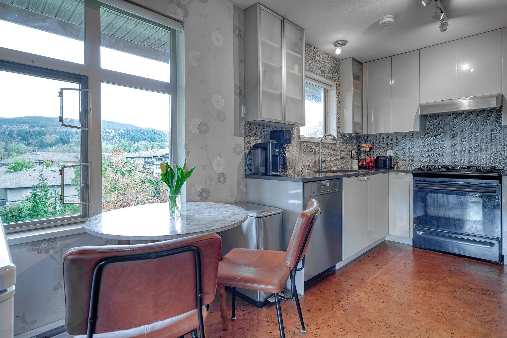 414 500 Klahanie Drive