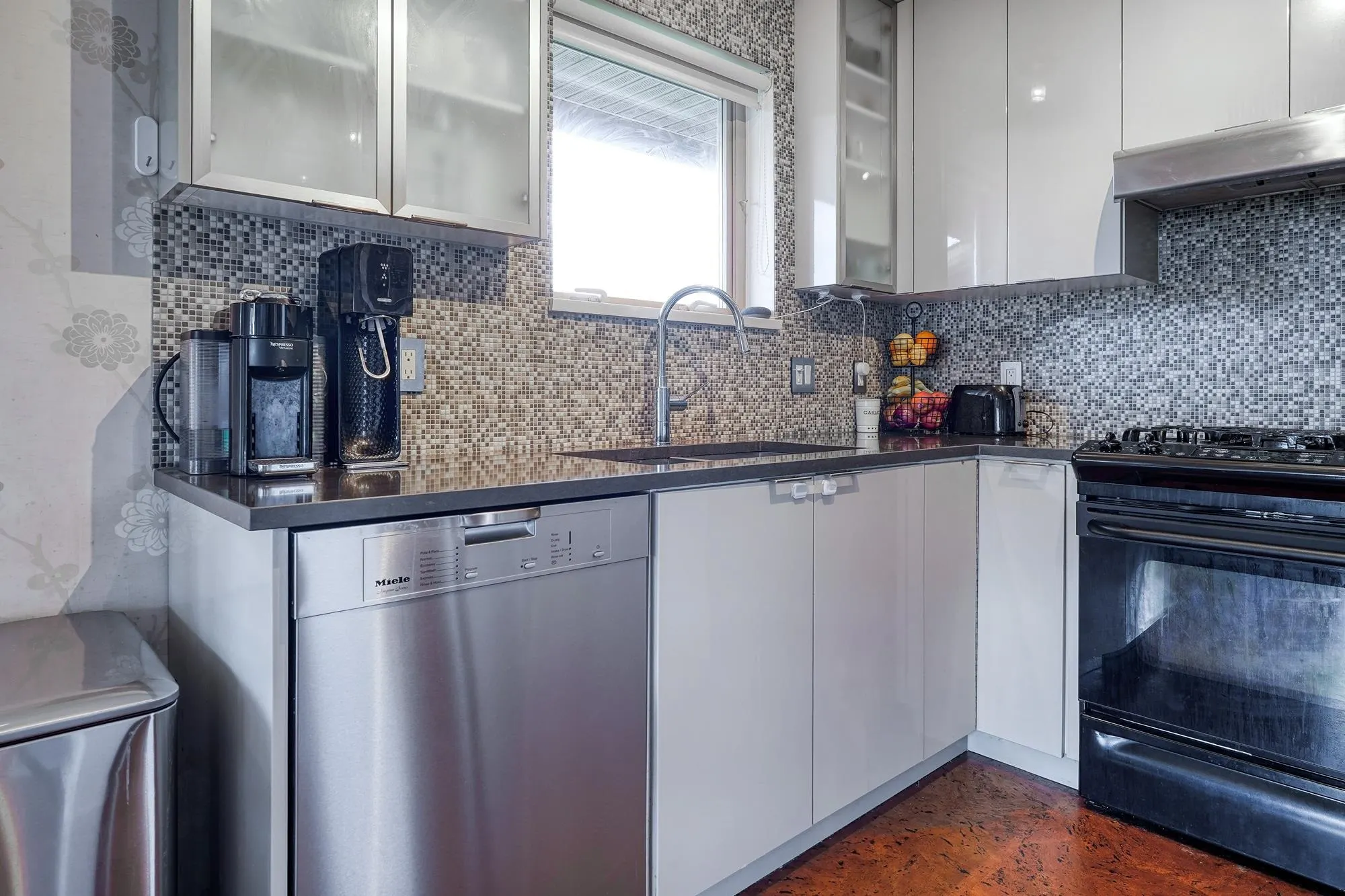 414 500 Klahanie Drive