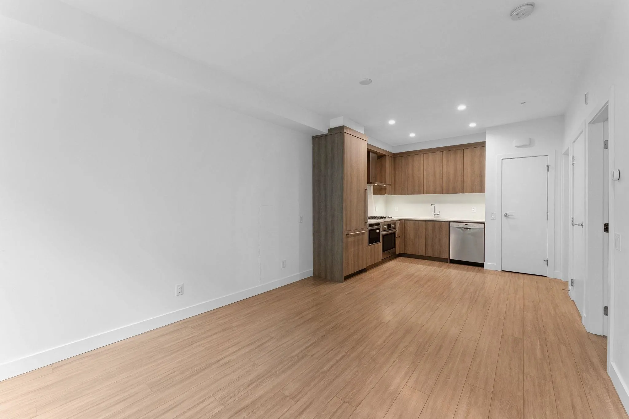 111 2060 Curling Road