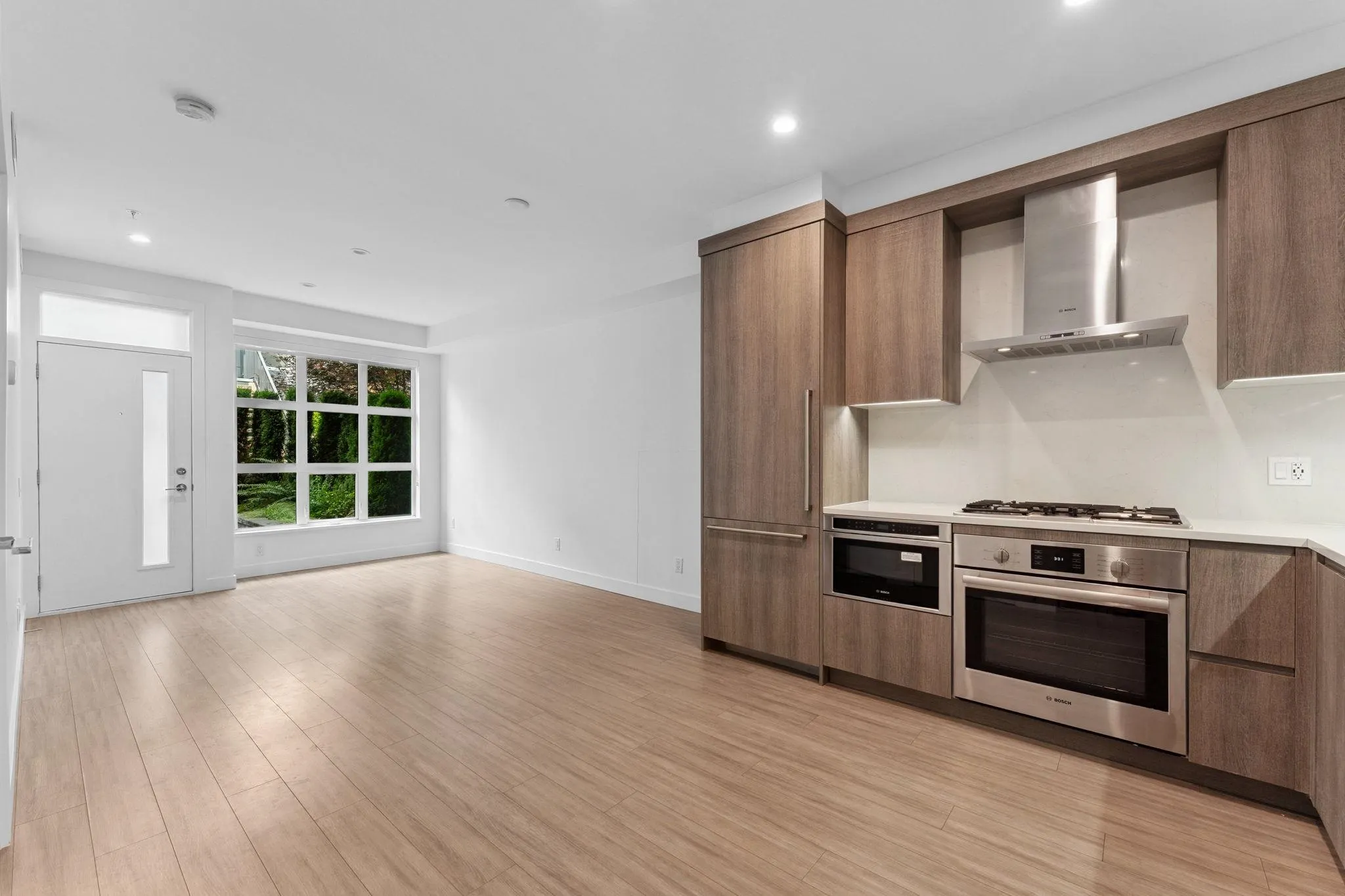 111 2060 Curling Road