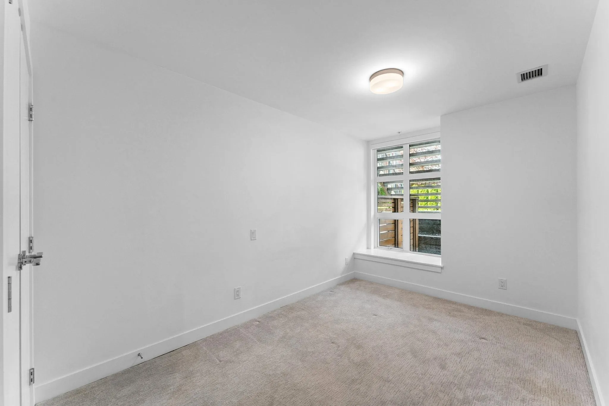 111 2060 Curling Road