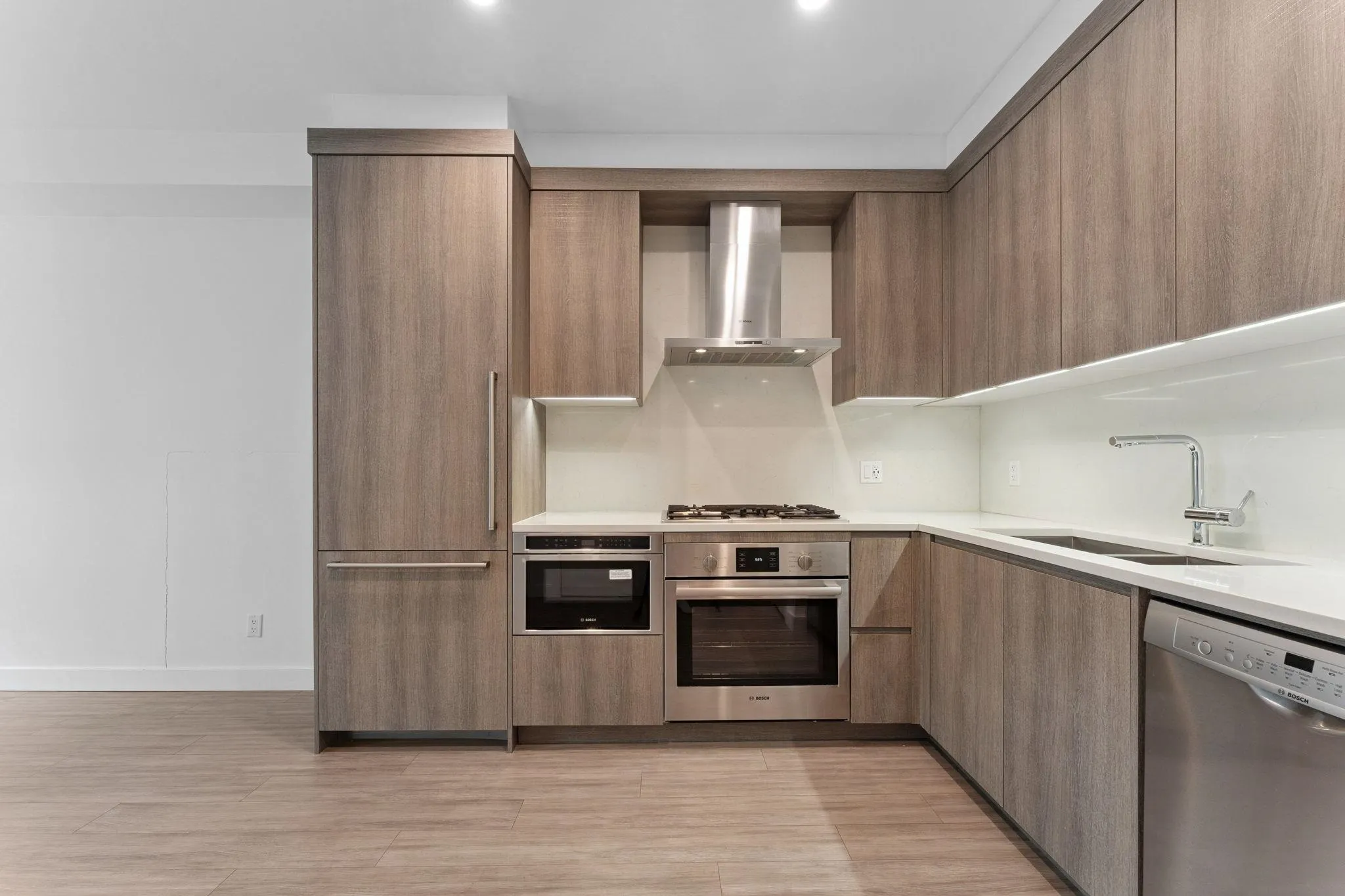 111 2060 Curling Road