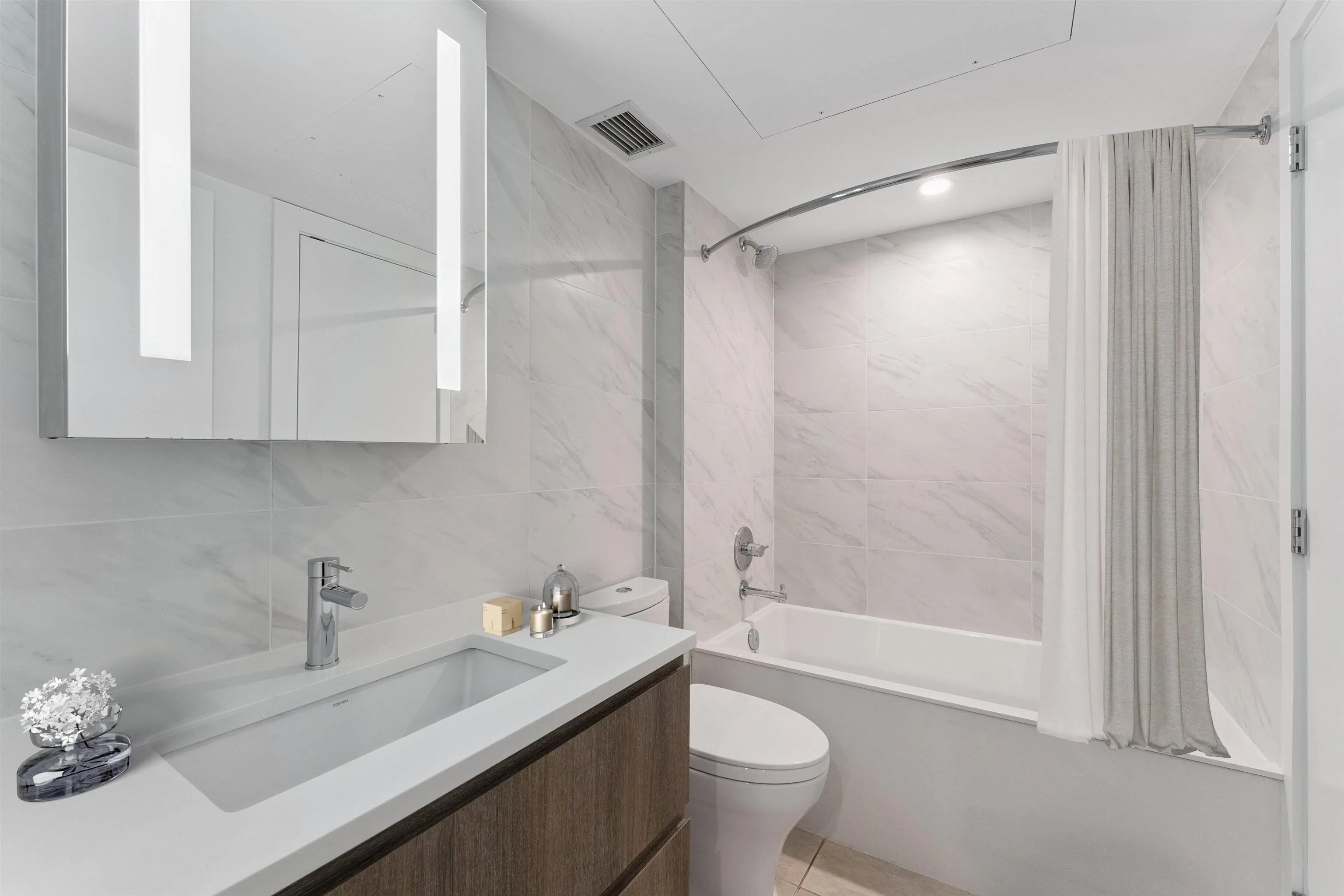 111 2060 Curling Road