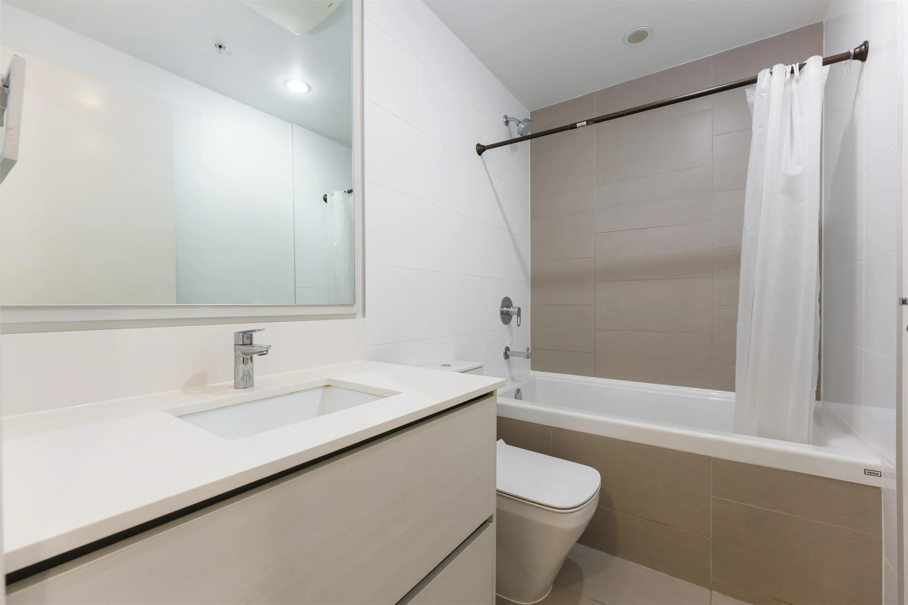 3501 6098 Station Street