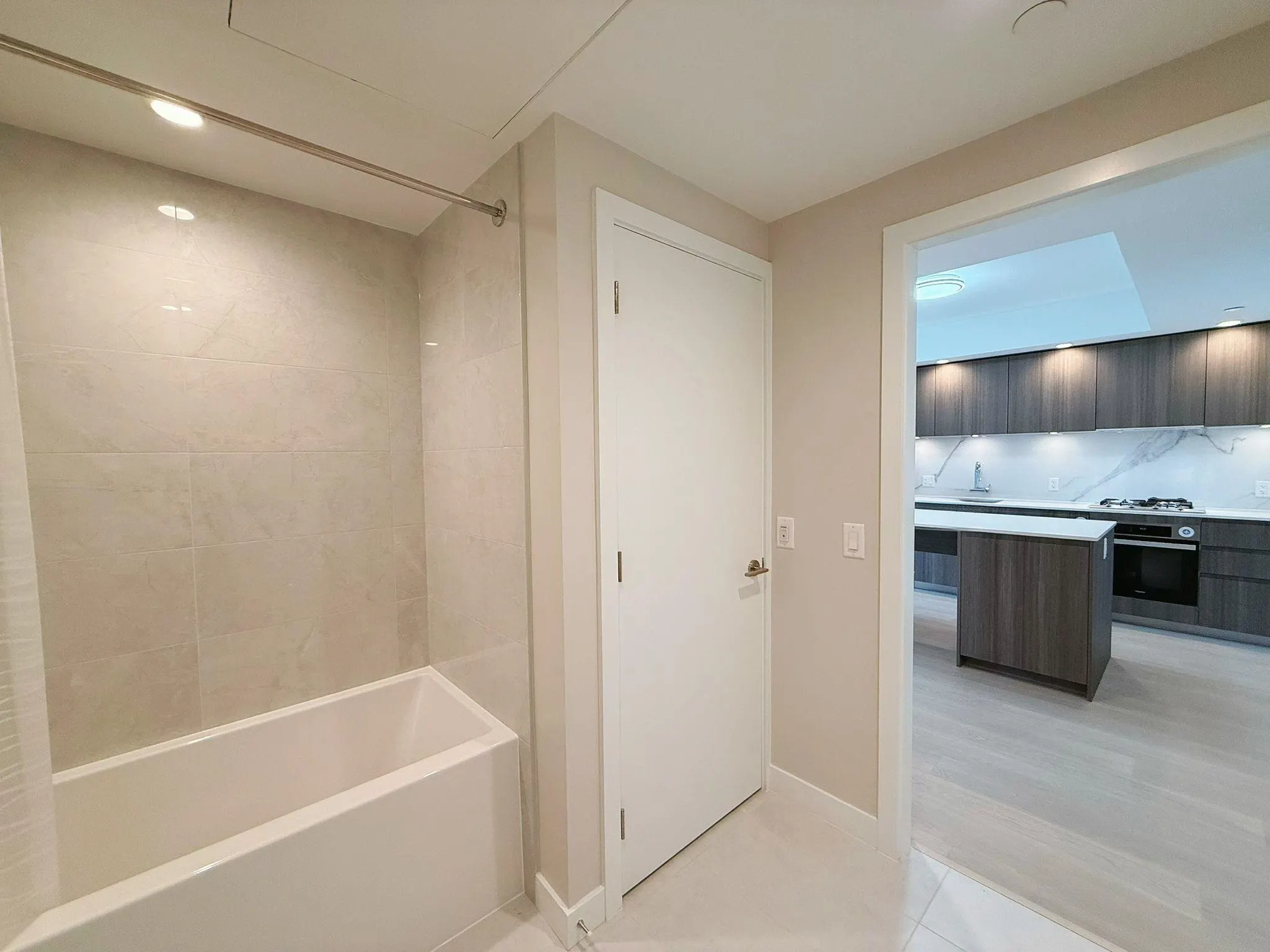 2008 6537 Telford Avenue