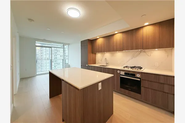 2008 6537 Telford Avenue