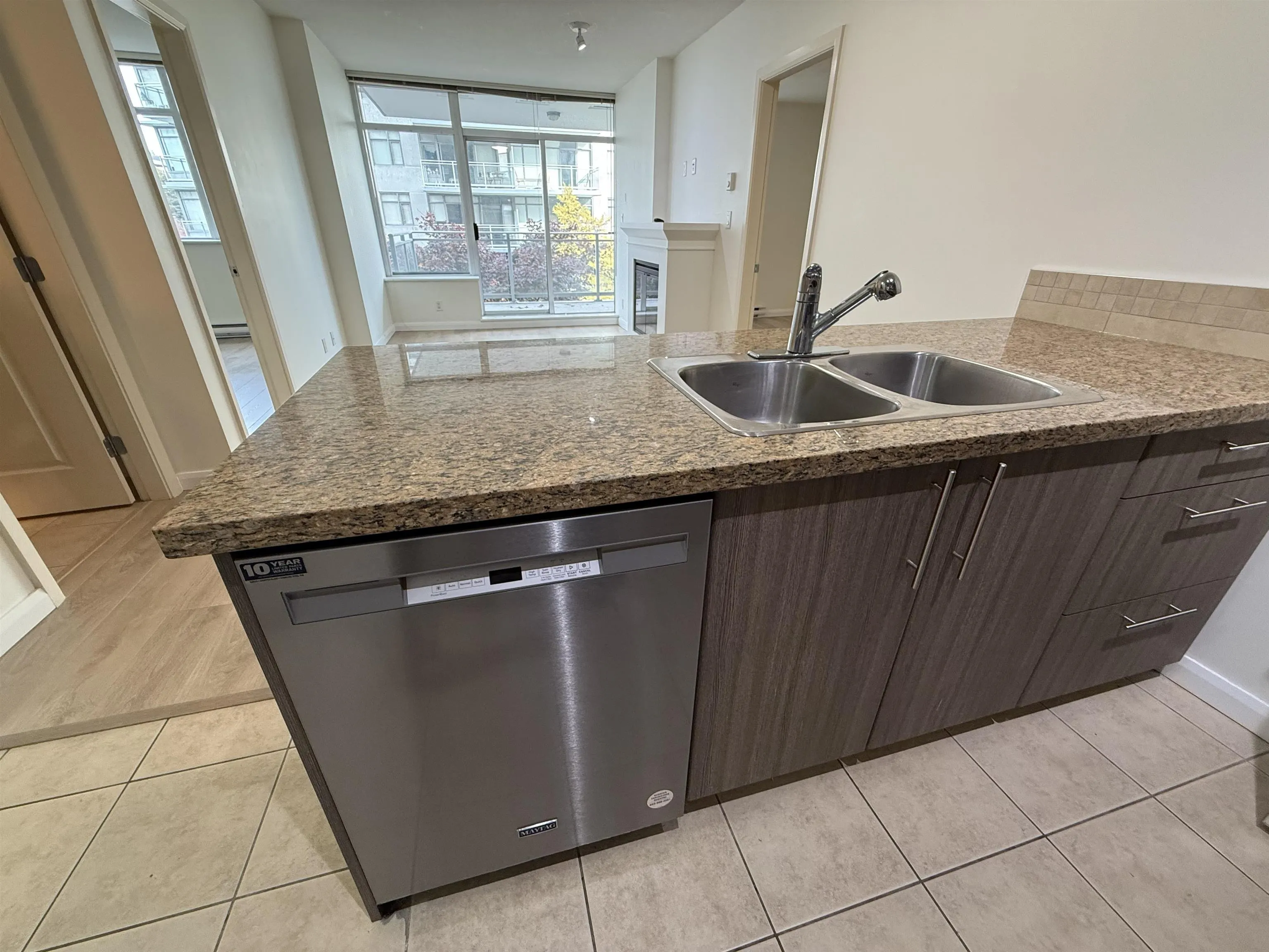 1005 898 Carnarvon Street