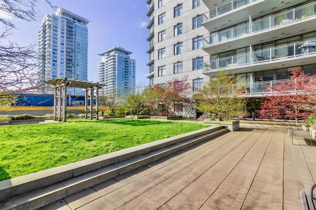 1005 898 Carnarvon Street