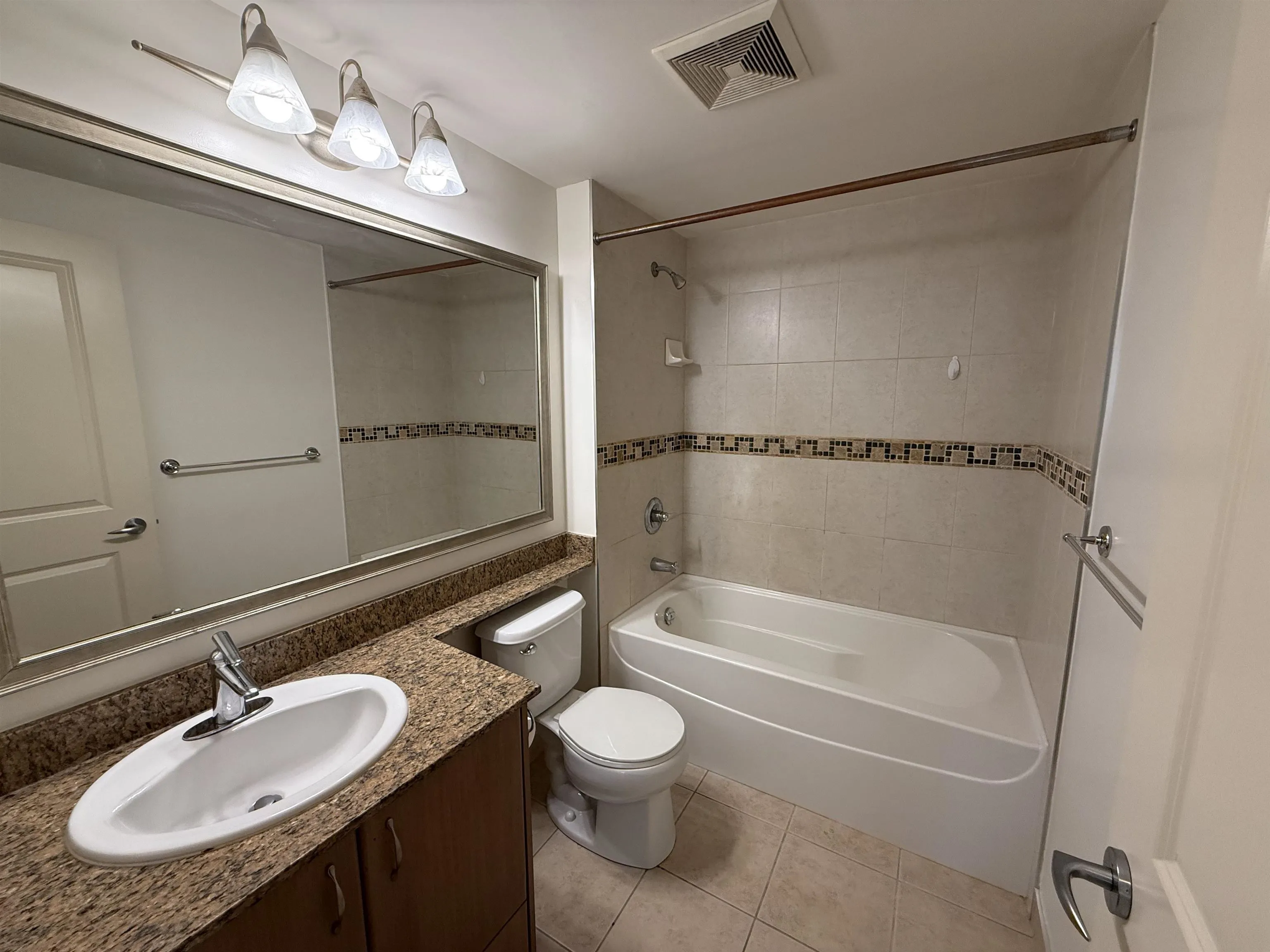 1005 898 Carnarvon Street