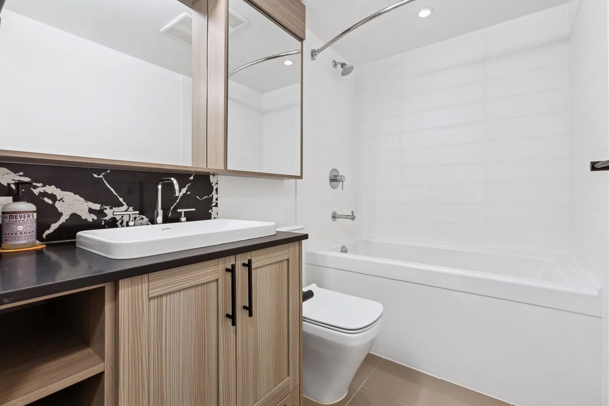 2003 5515 Boundary Road