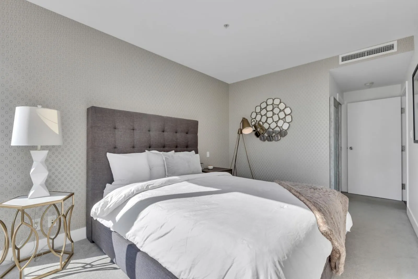 2205 1111 Alberni Street