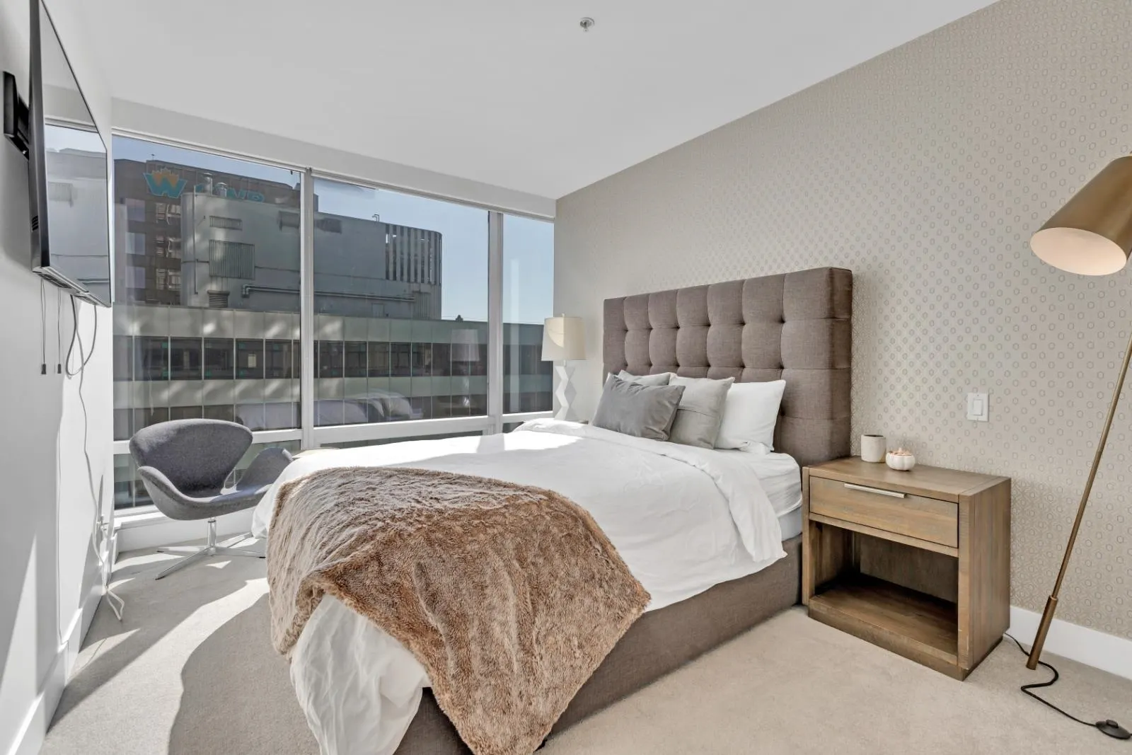 2205 1111 Alberni Street